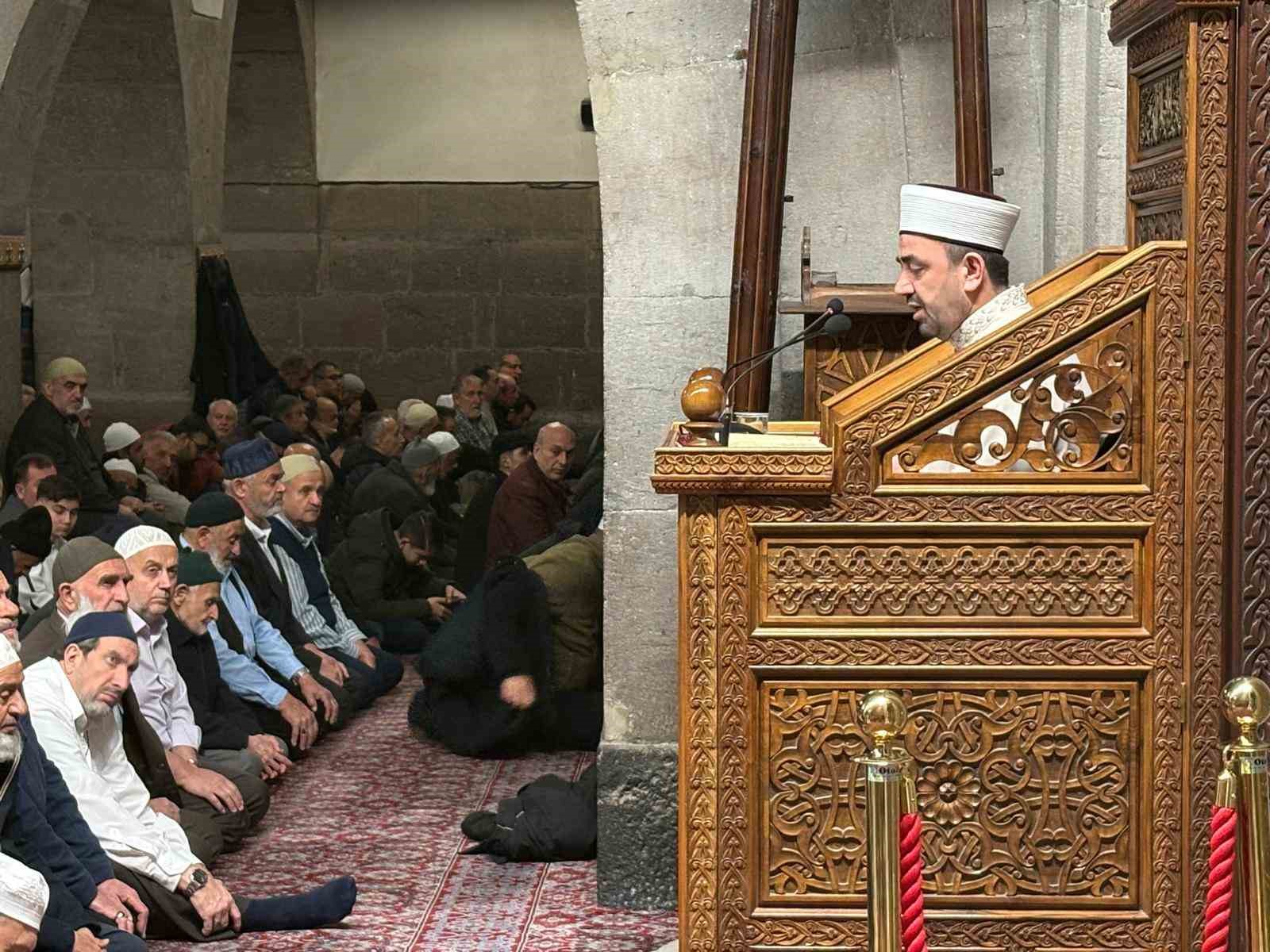 Vali Çiçek: "4 yıllık görev süremde asayiş olaylarının en dibe indiği bir ay oldu"
