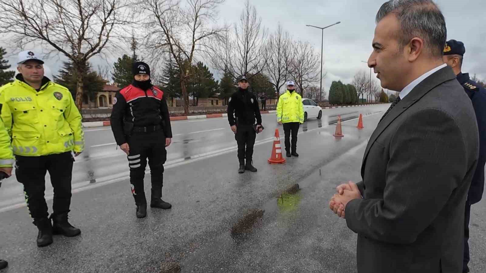Vali Çiçek: "Bayramda vatandaşımızın huzuru için sahadayız"
