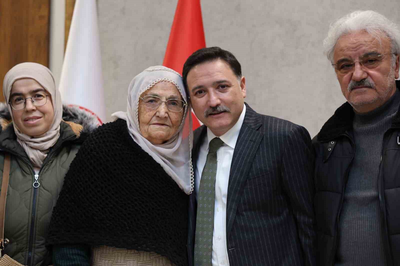 Vali Çiçek’ten afetzede ailelere anahtar teslimi
