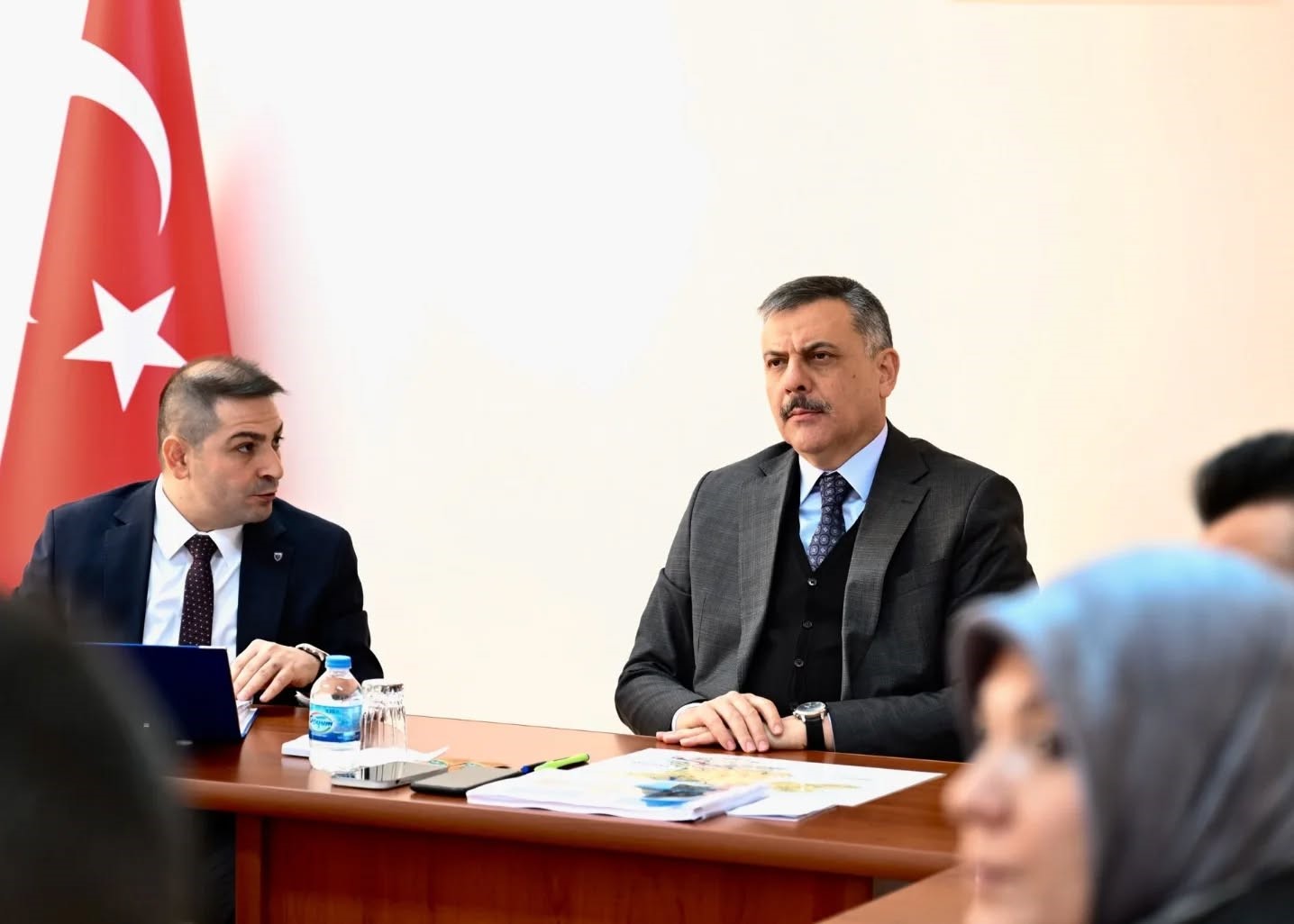 Vali Çiftçi, Aziziye’de devam eden kamu projeleri hakkında bilgi aldı
