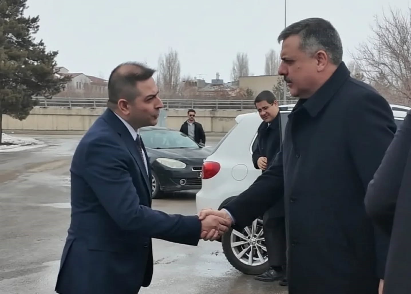 Vali Çiftçi, Aziziye’de devam eden kamu projeleri hakkında bilgi aldı
