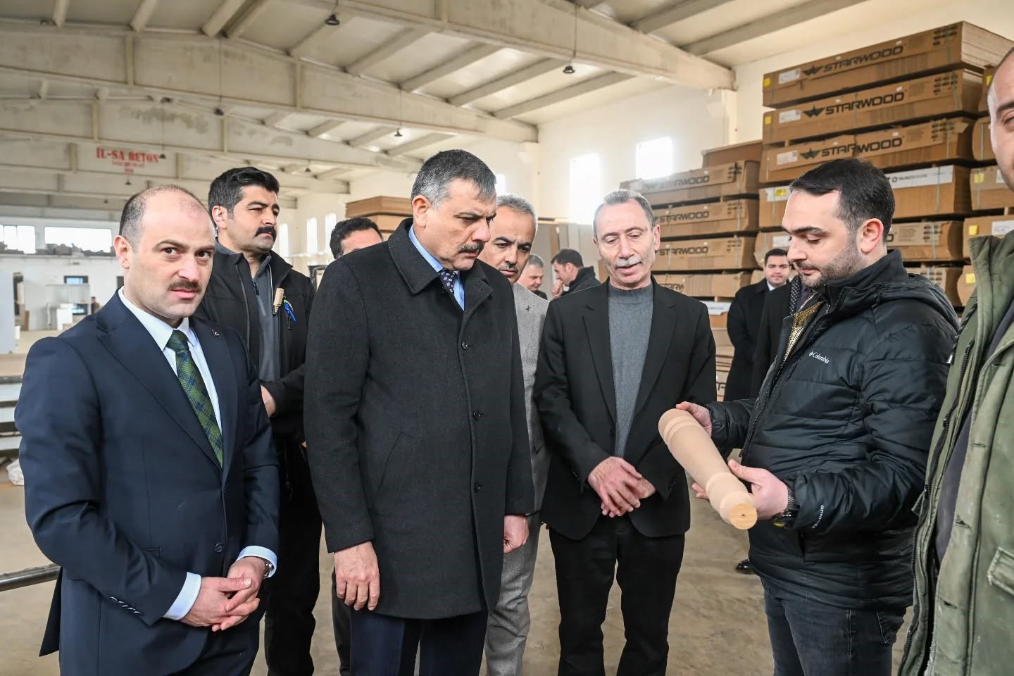 Vali Çiftçi Oltu’da işletmeleri ziyaret etti
