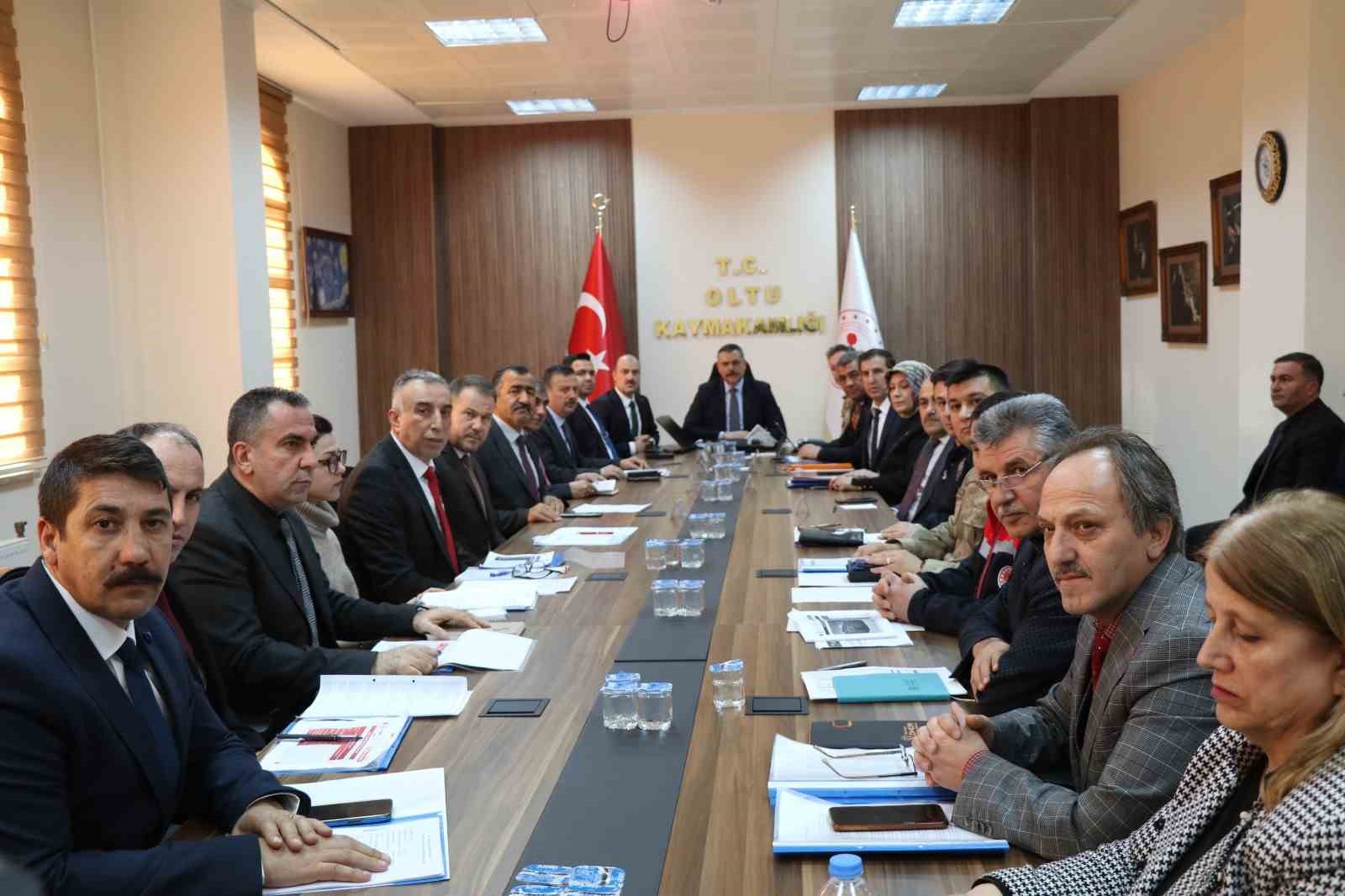 Vali Çiftçi’den Oltu çıkarması
