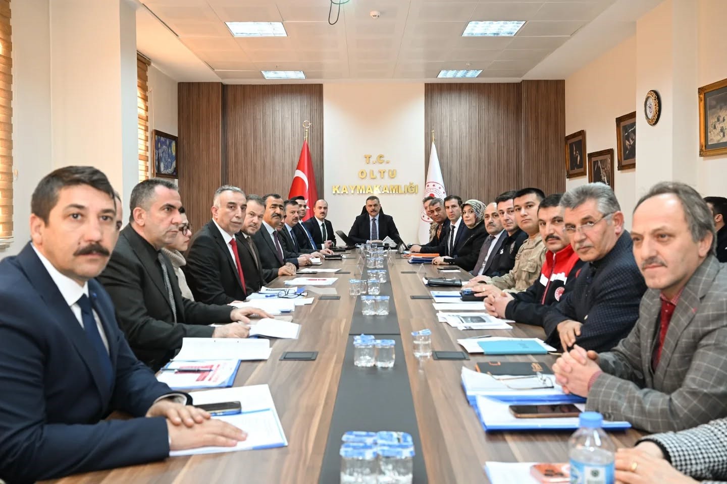 Vali Çiftçi’den Oltu çıkarması
