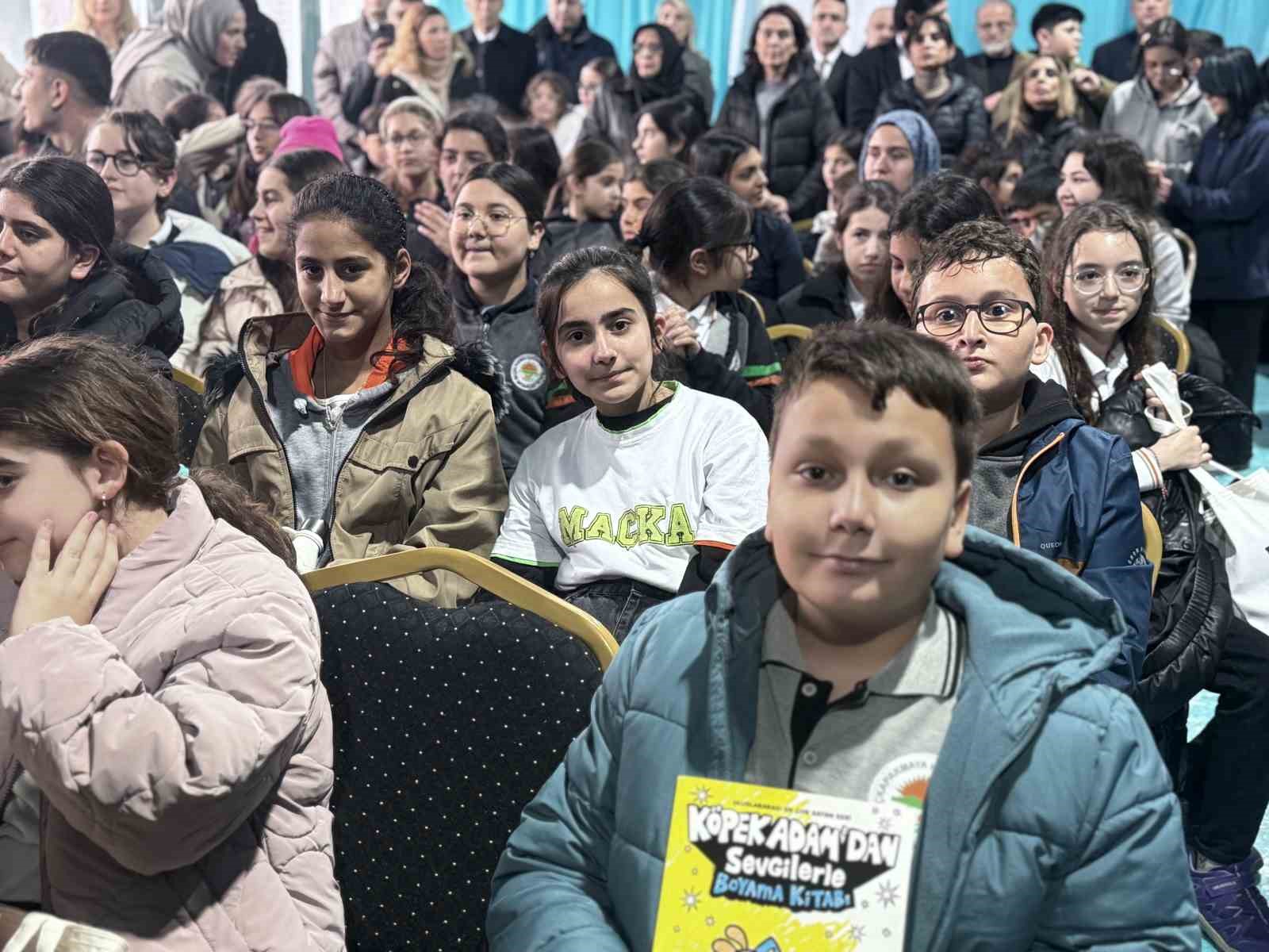 Vali Davut Gül:’’Kitap okuma projesi ile okullarımızdaki kitap sayısını 6 buçuk milyondan 13 milyona çıkardık’’
