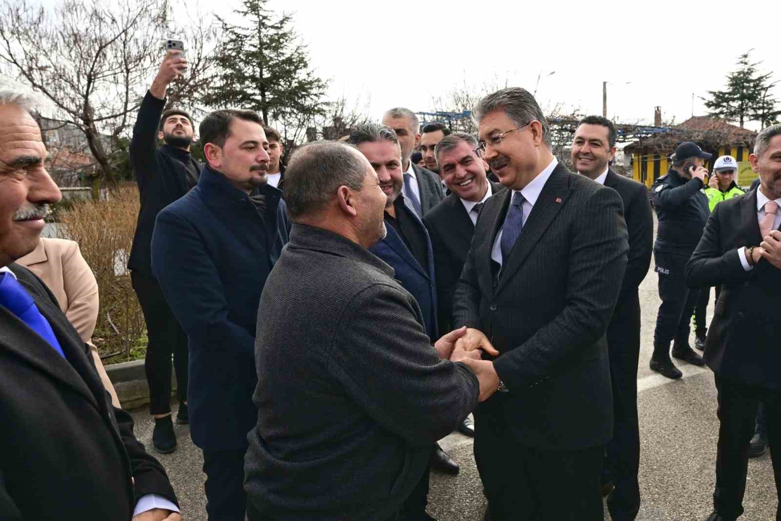 Vali Dr. Erdinç Yılmaz Sivrihisar’da coşkuyla karşılandı
