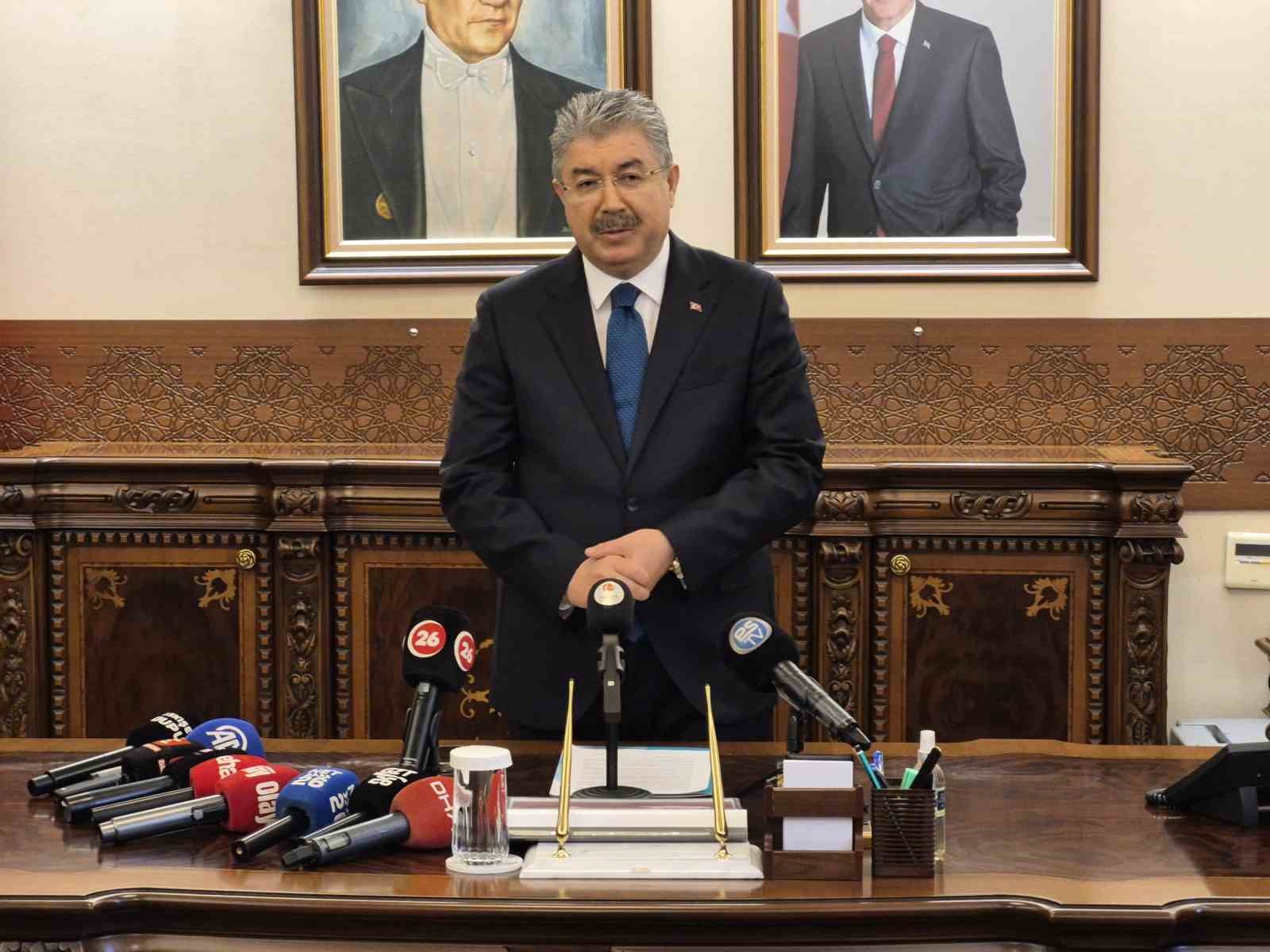 Vali Dr. Erdinç Yılmaz’ın ilk mesajı Eskişehir’e hizmet oldu
