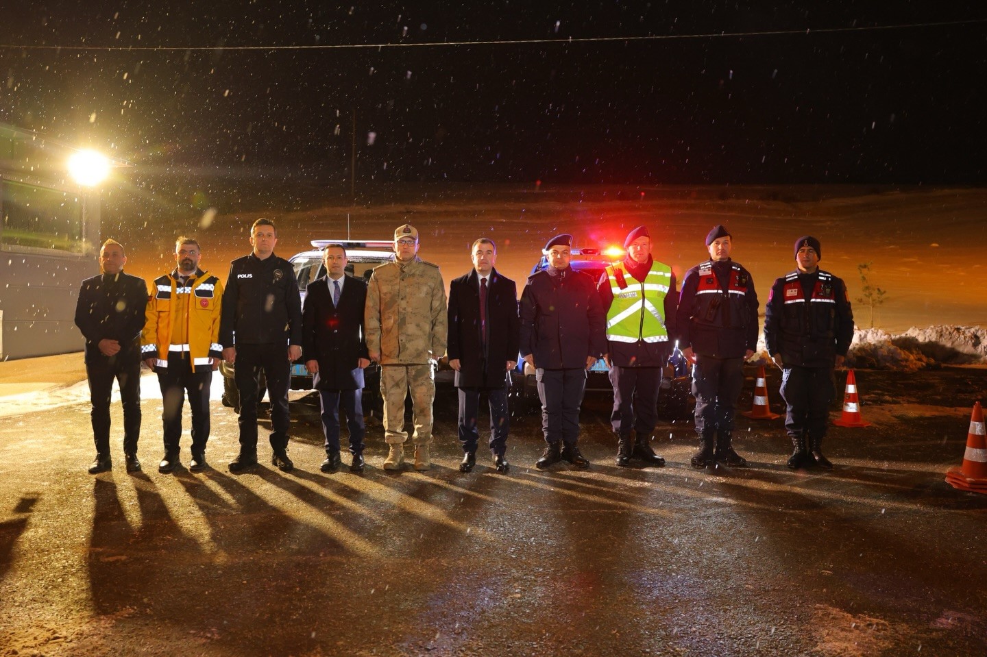 Vali Eldivan’dan emniyet güçlerine moral ziyareti
