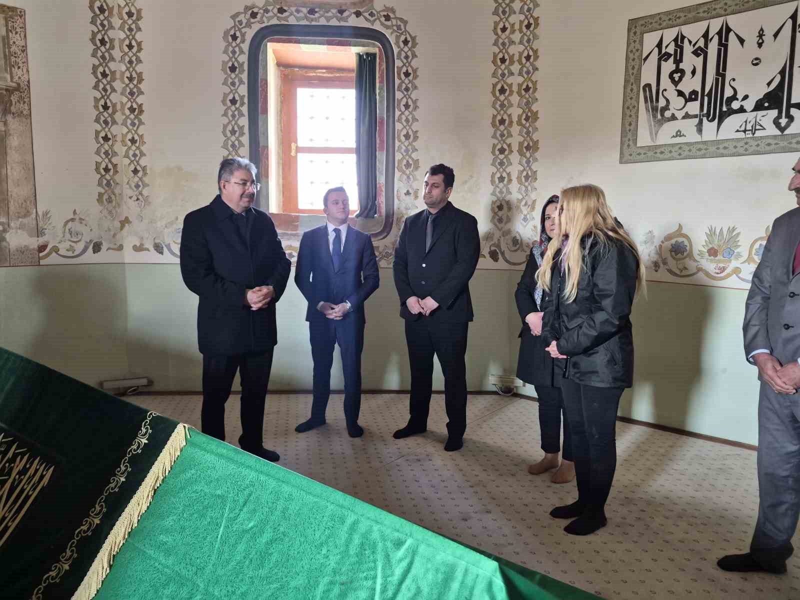 Vali Erdinç Yılmaz Seyitgazi’de tarihi mekanları yerinde inceledi
