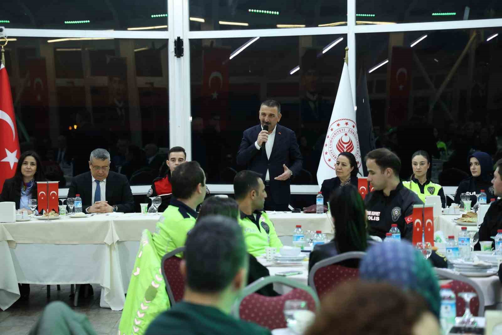 Vali Hacıbektaşoğlu emniyet teşkilatıyla iftarda buluştu
