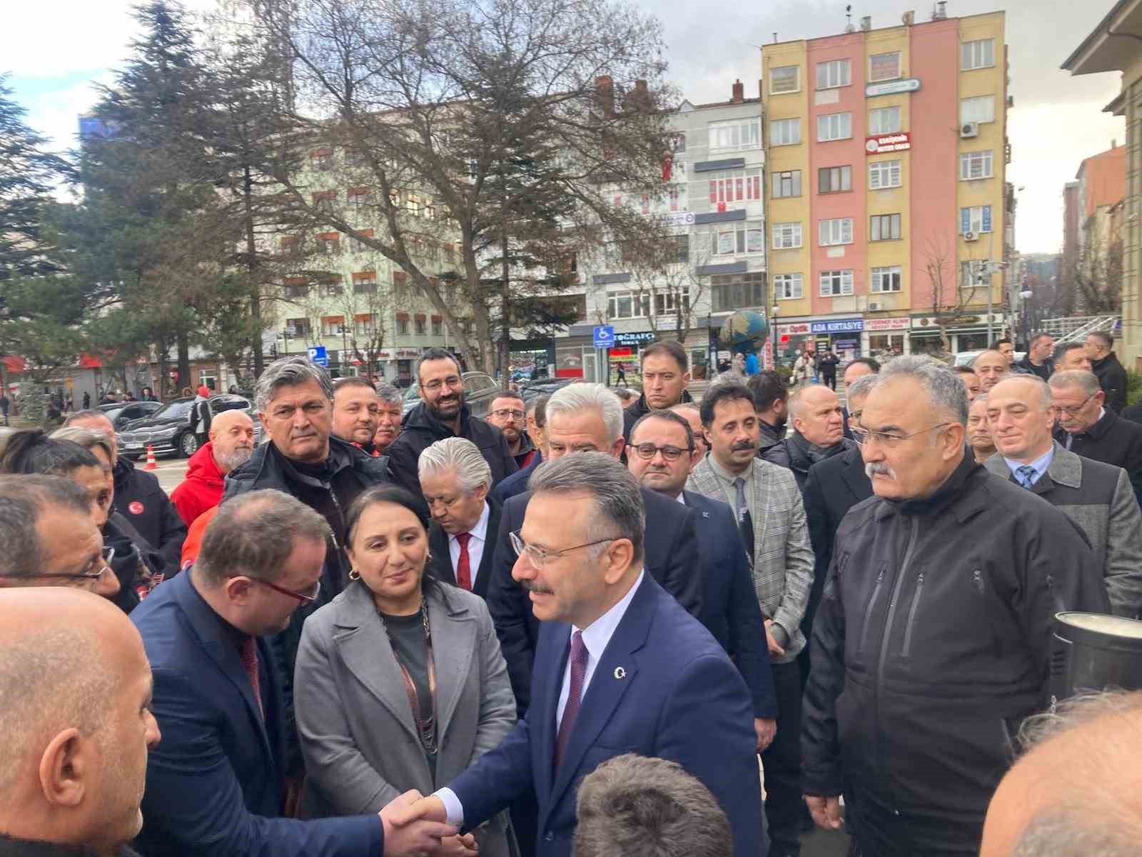 Vali Hüseyin Aksoy, görev süresinin dolmasıyla valilik makamından ayrıldı
