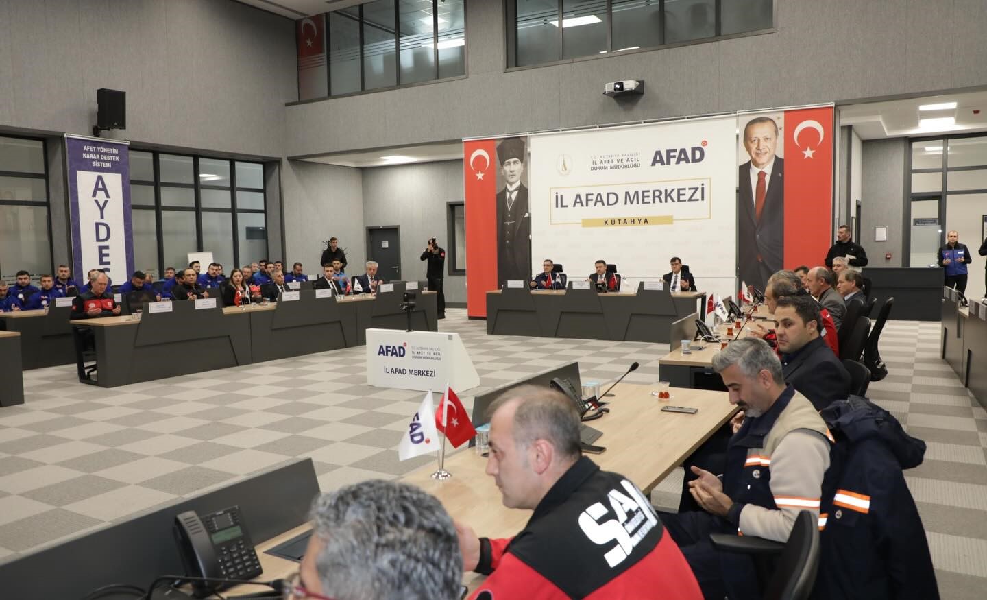 Vali Işın: "Depreme karşı en önemli husus, önceden tedbir almaktır"
