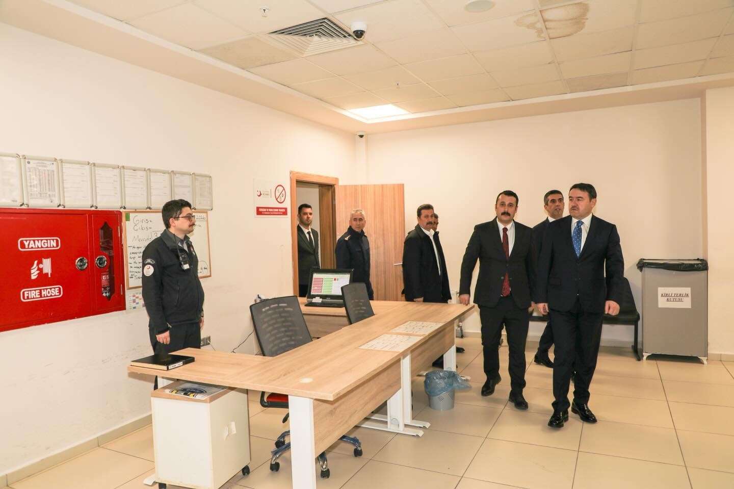 Vali Işın, Geri Gönderme Merkezi’ni inceledi
