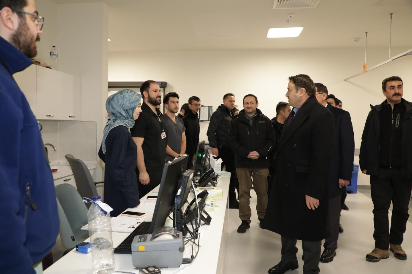 Vali Işın, yılbaşında görevleri başındaki kurum personelleriyle bir araya geldi
