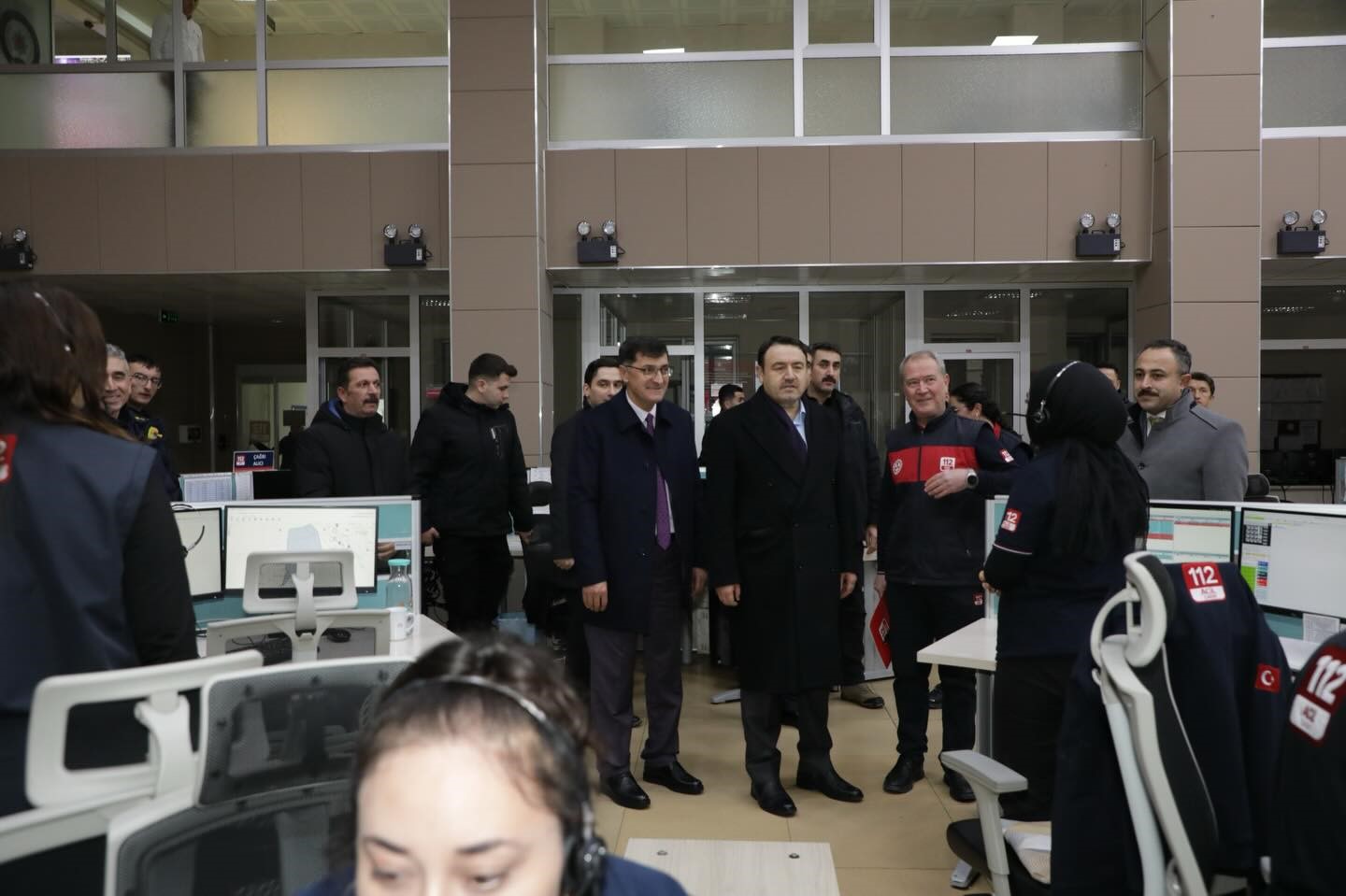 Vali Işın, yılbaşında görevleri başındaki kurum personelleriyle bir araya geldi
