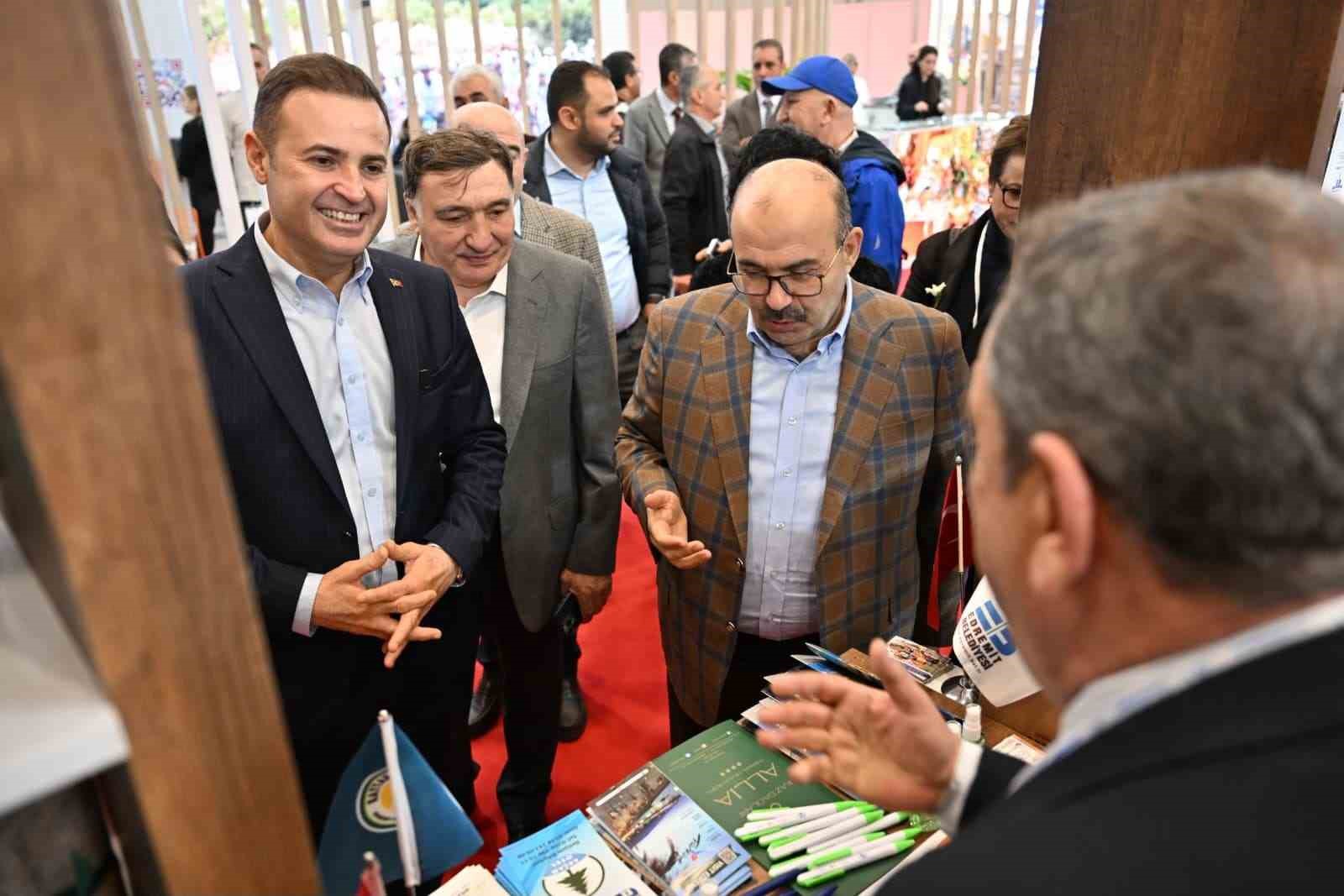 Vali İsmail Ustaoğlu, EMITT’te Balıkesir standına hayran kaldı
