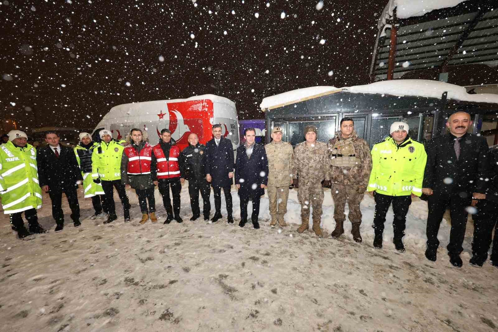 Vali Karakaya’dan yeni yıl ziyaretleri
