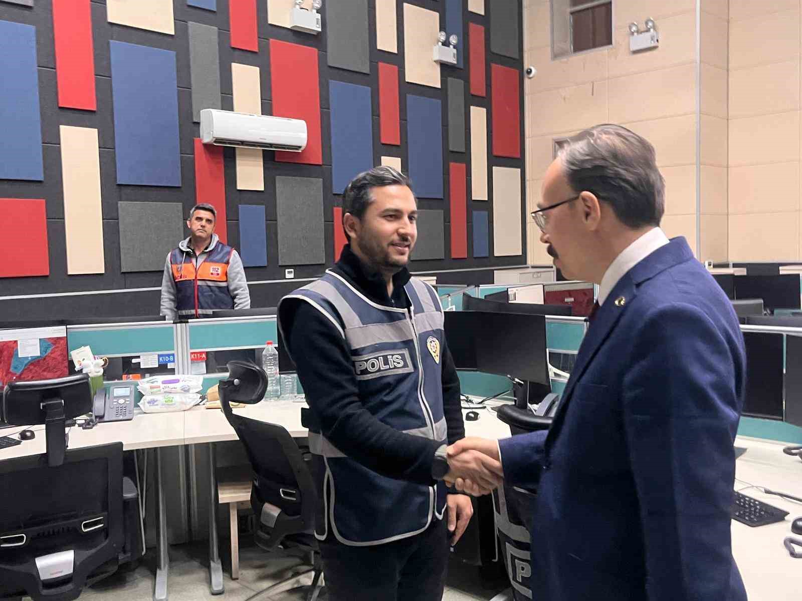 Vali Kızılkaya, yılbaşı mesaisinde denetimlerde bulundu
