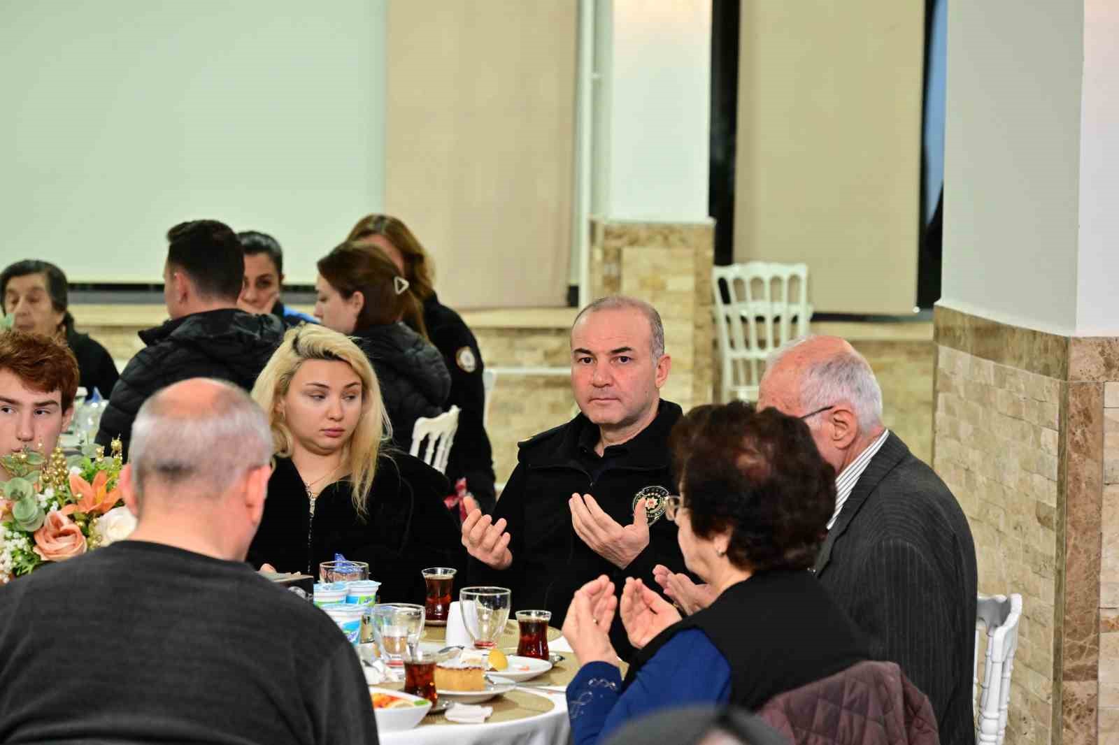 Vali Köşger, şehit aileleri ve gaziler iftarda buluştu
