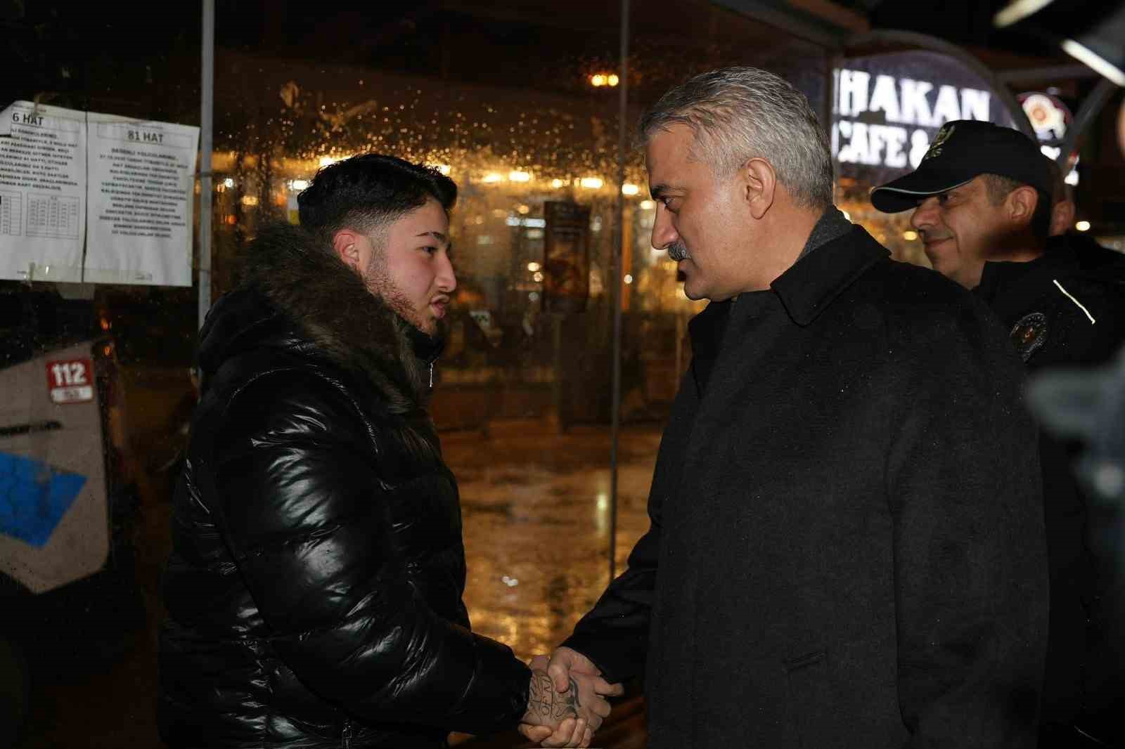 Vali Makas, Konuralp’de yapılan denetime katılarak esnafları ziyaret etti
