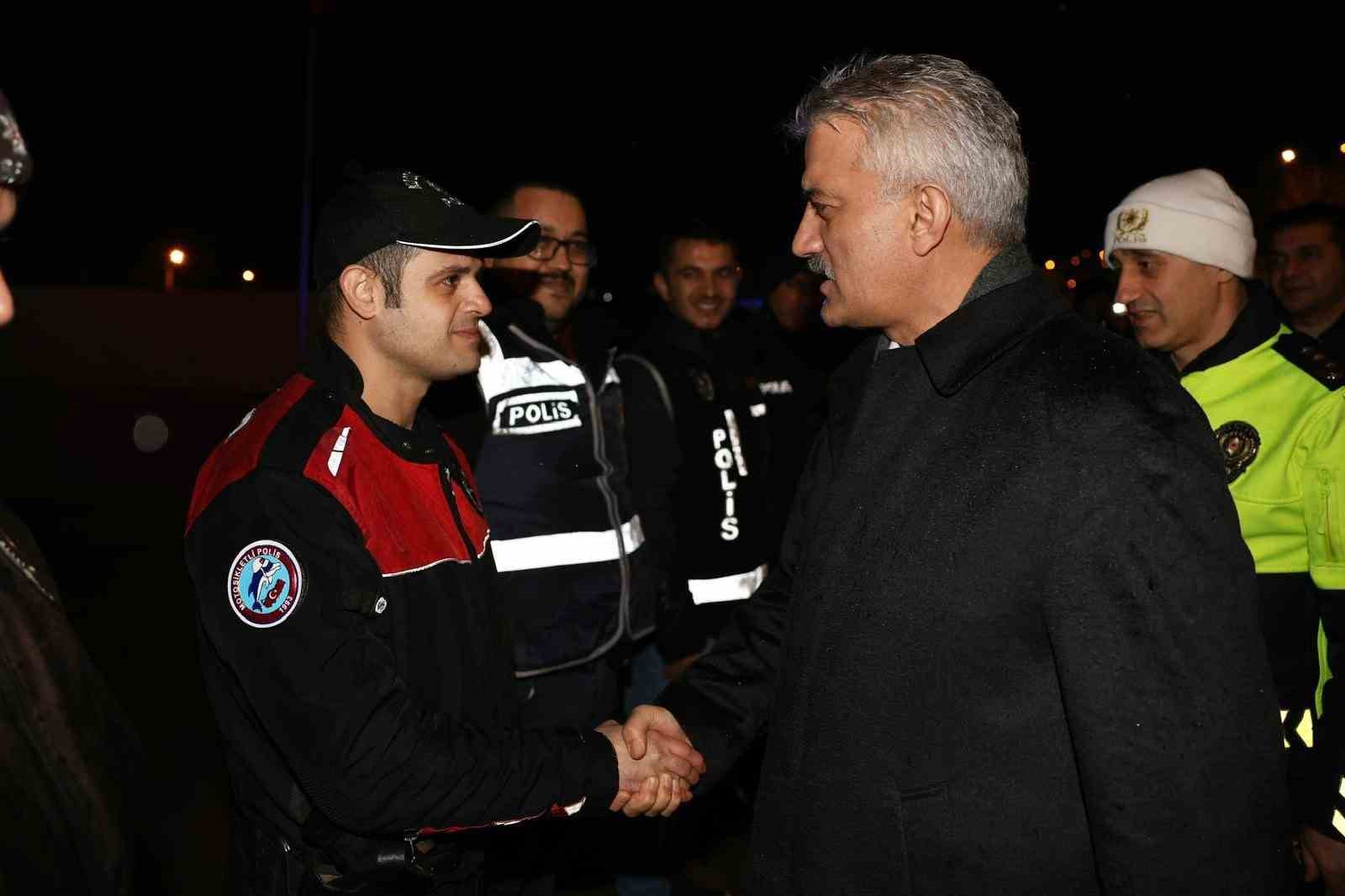 Vali Makas, Konuralp’de yapılan denetime katılarak esnafları ziyaret etti
