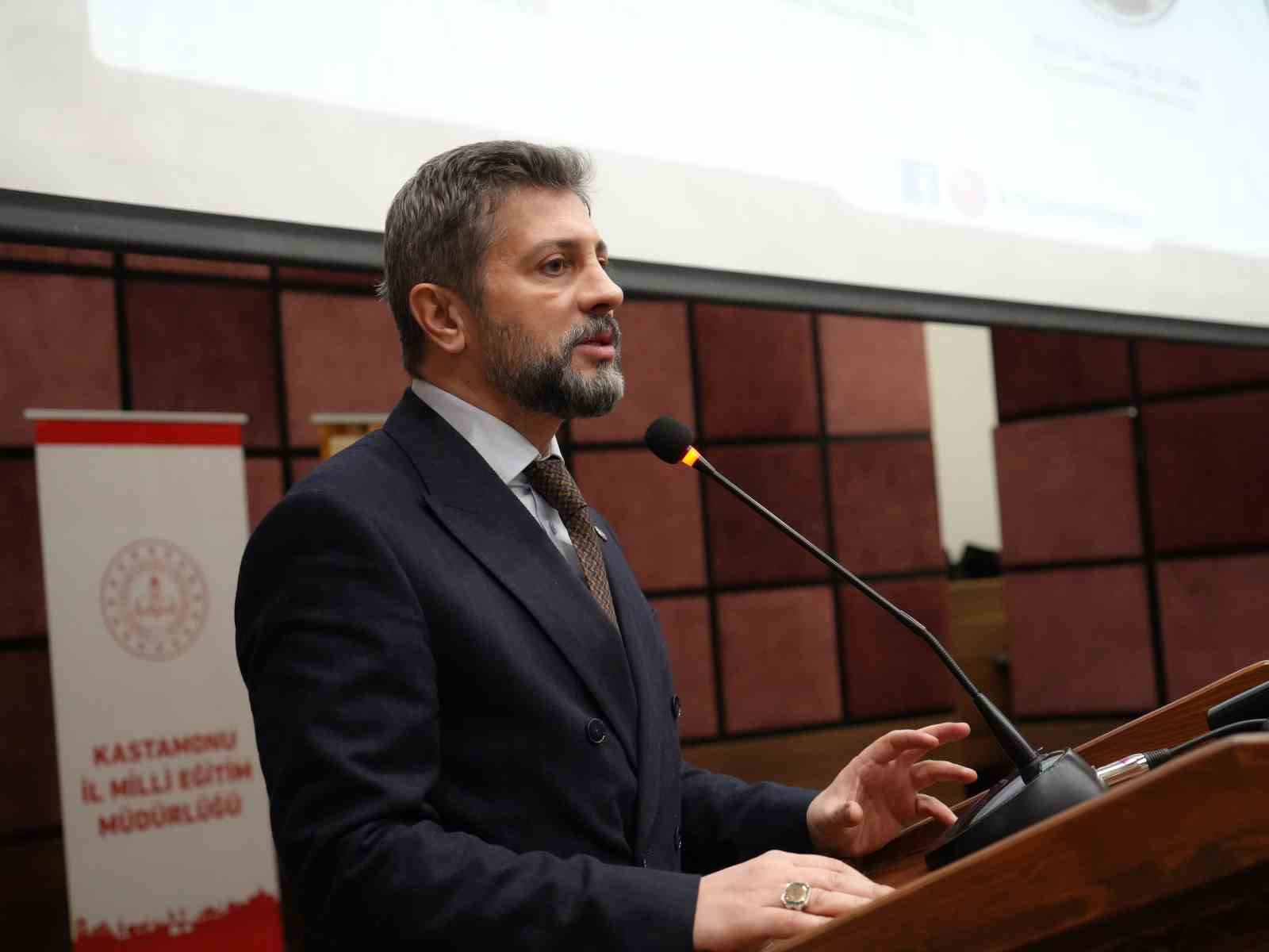 Vali Meftun Dallı: "Merakı olanlar birazcık fedakarlık yaparsa bu sanatlarımızı kaybetmemiş oluruz"
Vali Meftun Dallı: "Merakı olanlar birazcık fedakarlık yaparsa bu sanatlarımızı kaybetmemiş oluruz"