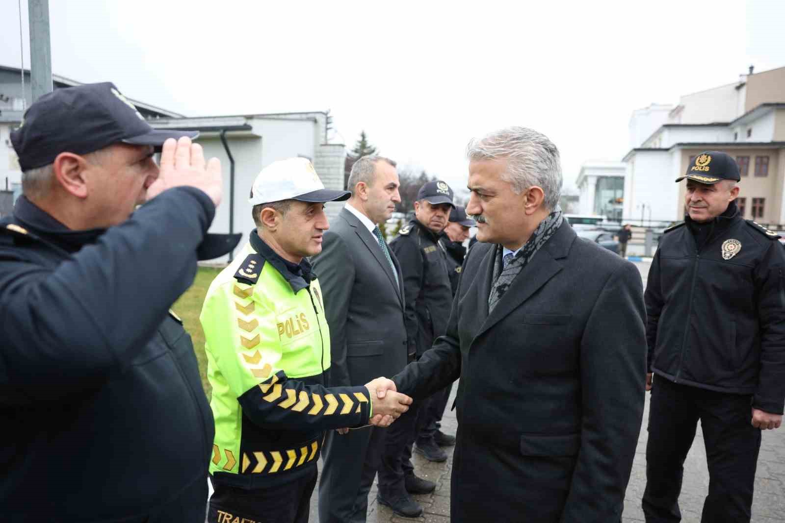 Vali Mehmet Makas polislerle bir araya geldi
