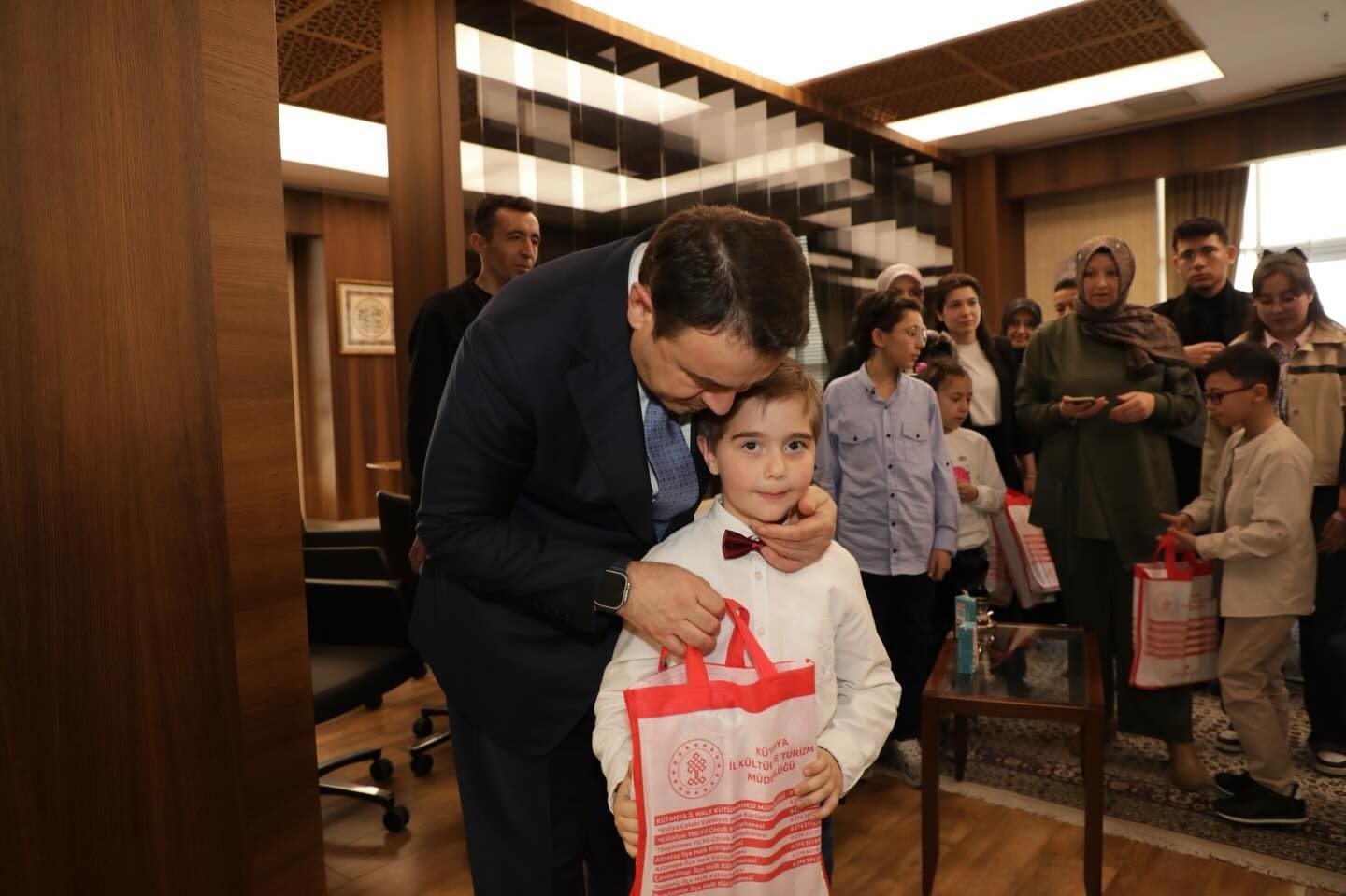 Vali Musa Işın, Kütüphane Haftası’nda okurlarla buluştu
