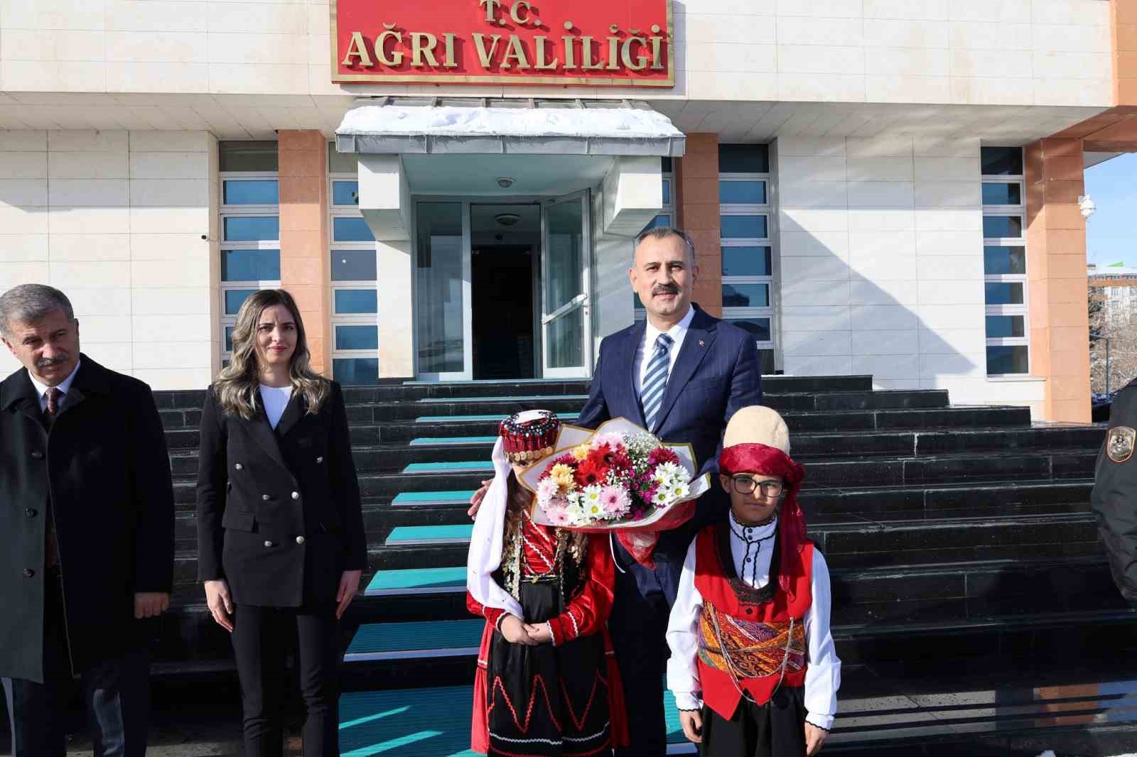 Vali Önder Bozkurt Ağrı’daki görevine başladı
