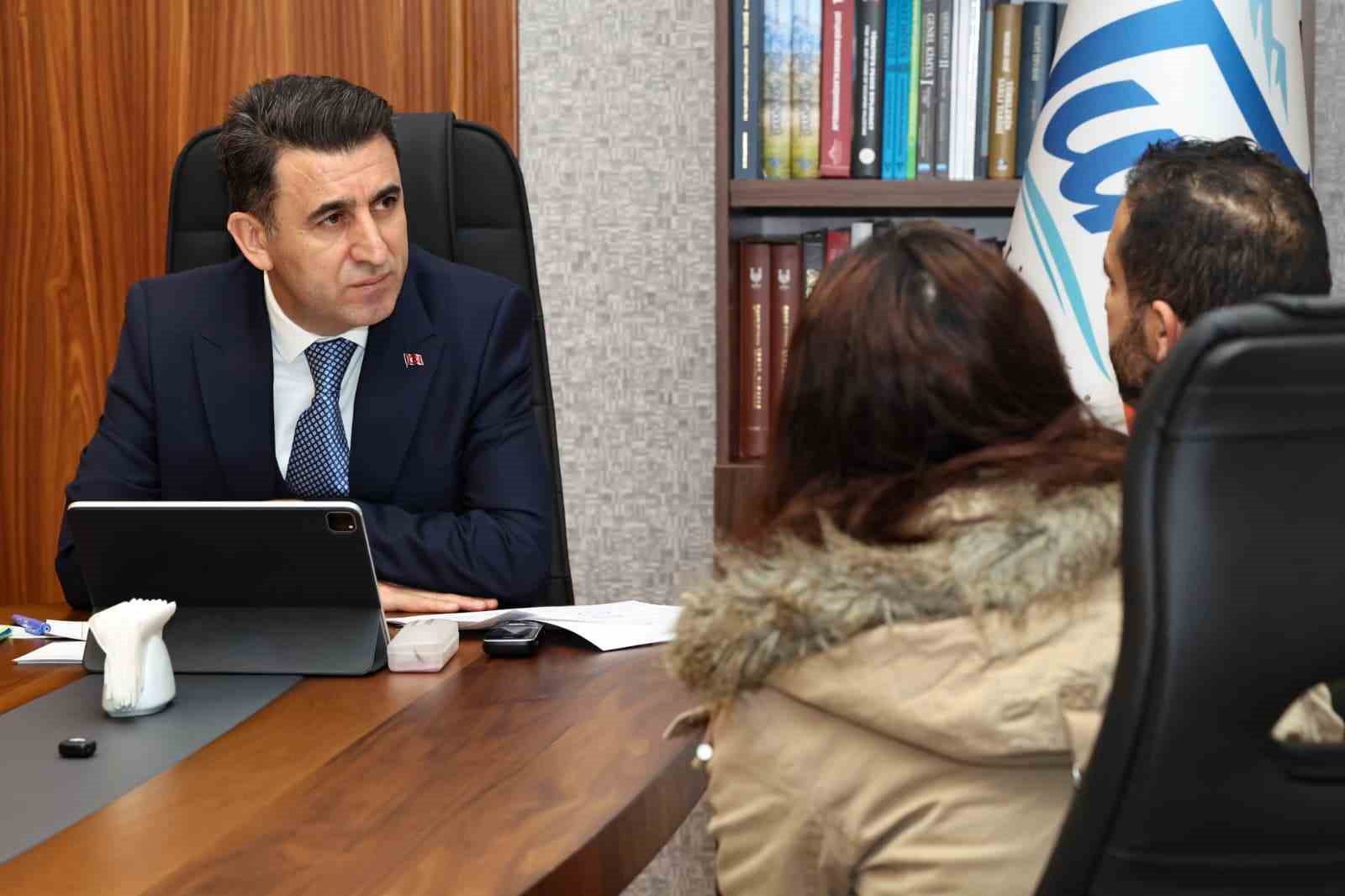 Vali Şefik Aygöl, vatandaşlarla bir araya geldi
