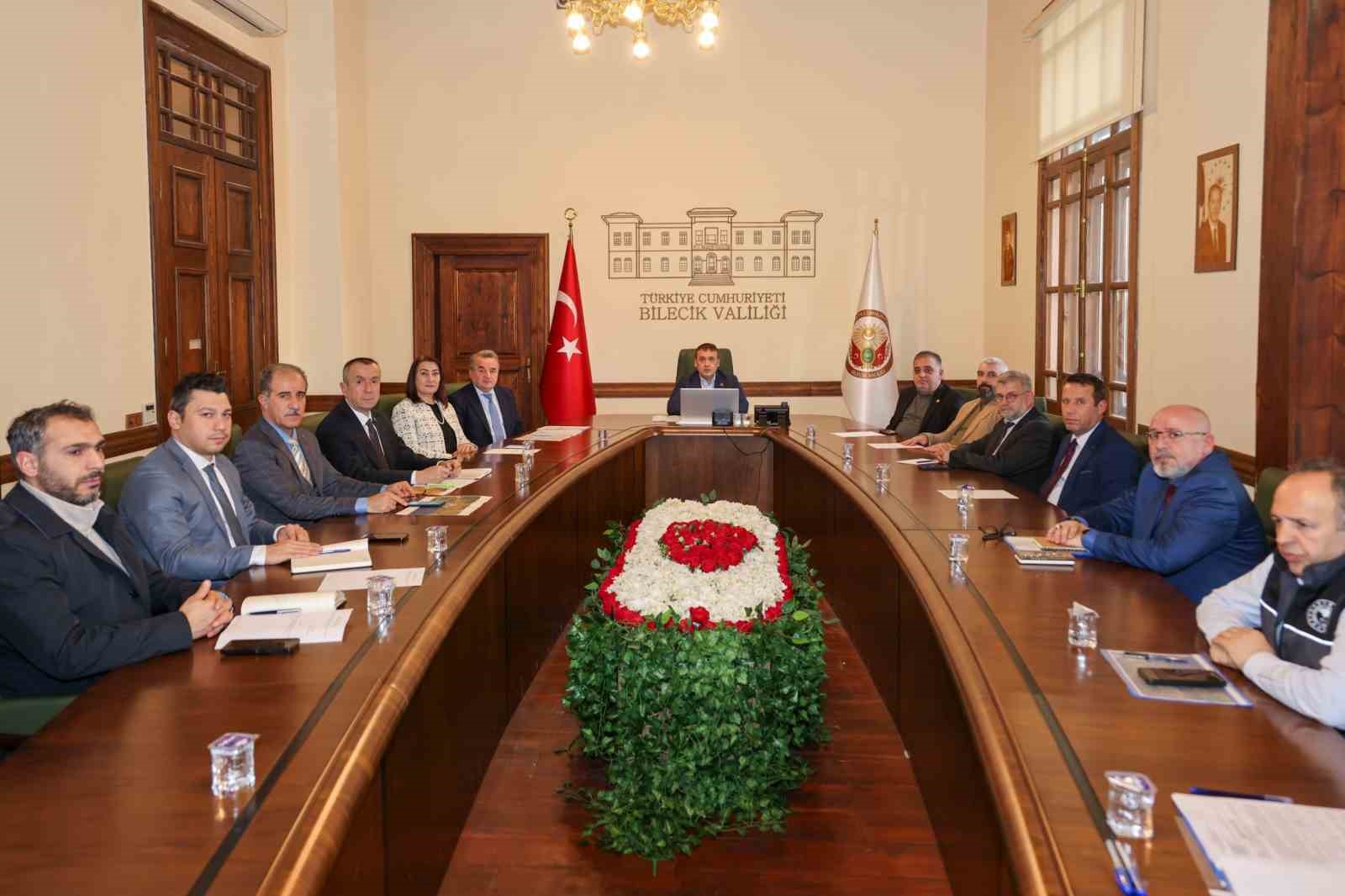 Vali Sözer başkanlığında Bozüyük OSB toplantısı yapıldı
