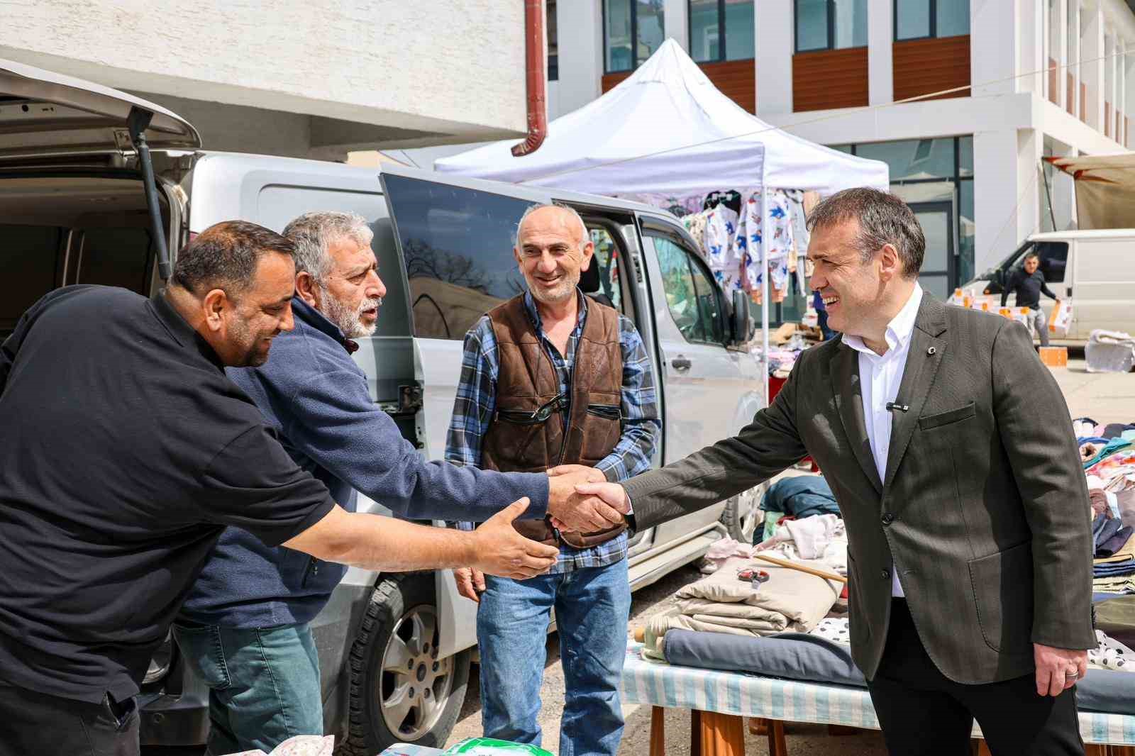 Vali Sözer esnaf ve vatandaşla buluştu
