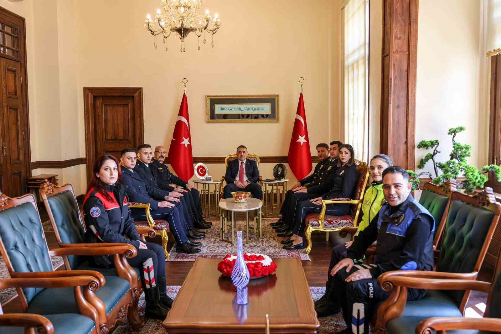 Vali Sözer, Polis Haftası dolayısıyla teşkilat mensuplarını kabul etti
