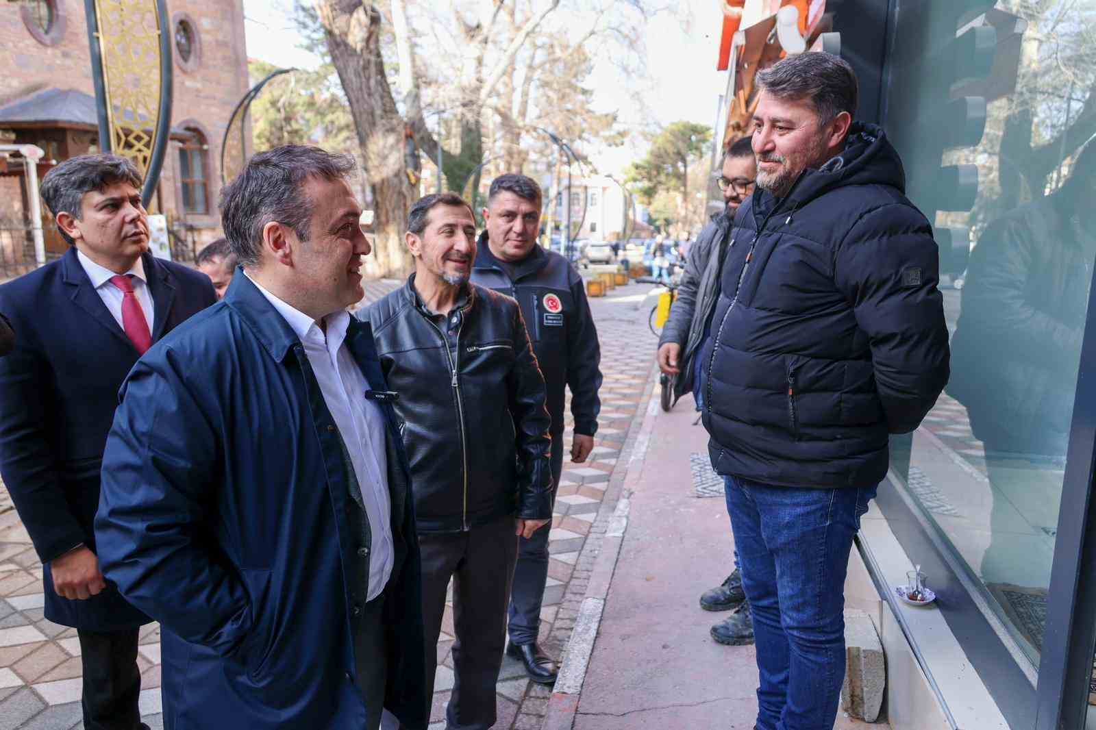 Vali Sözer, Söğüt’te esnaf ve vatandaşlar ile bir araya geldi
