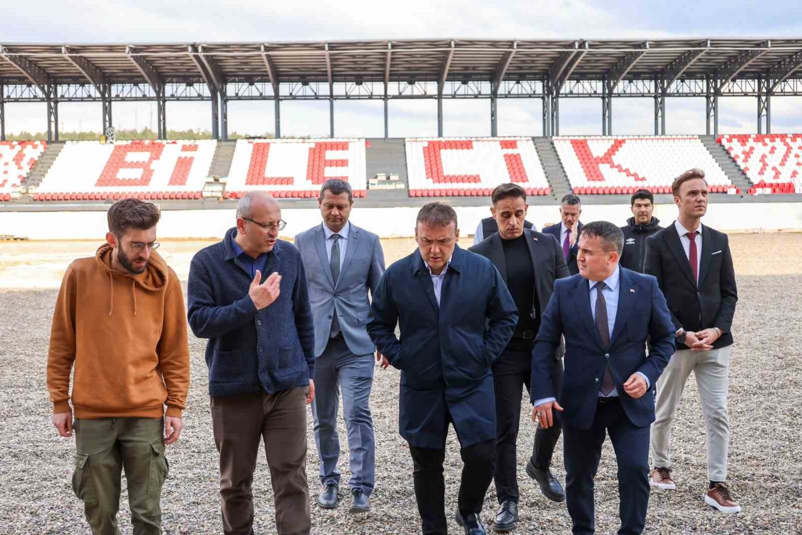Vali Sözer yeni stadyum inşaatında ve spor salonunda incelemelerde bulundu
