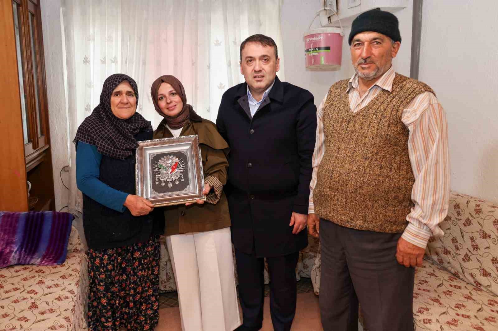 Vali Sözer’den şehit ailesine bayram ziyareti
