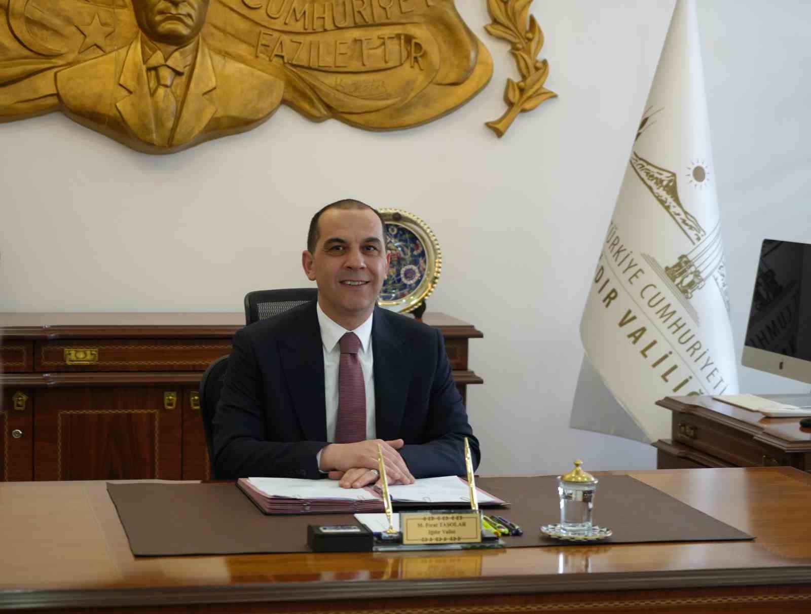 Vali Taşolar, görevine başladı
