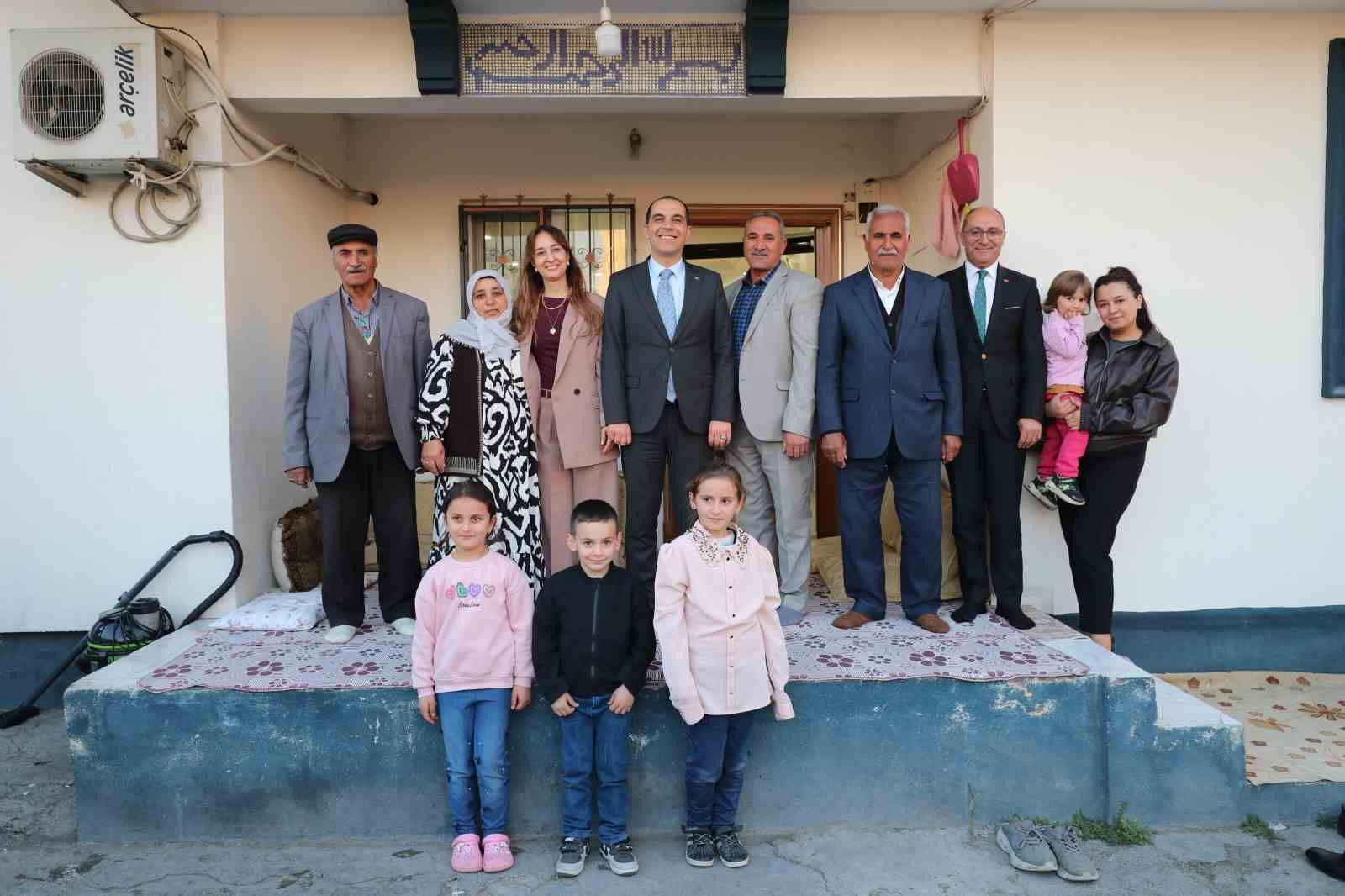 Vali Taşolar’dan yaşlılara "Sizi seviyorum" mesajı
