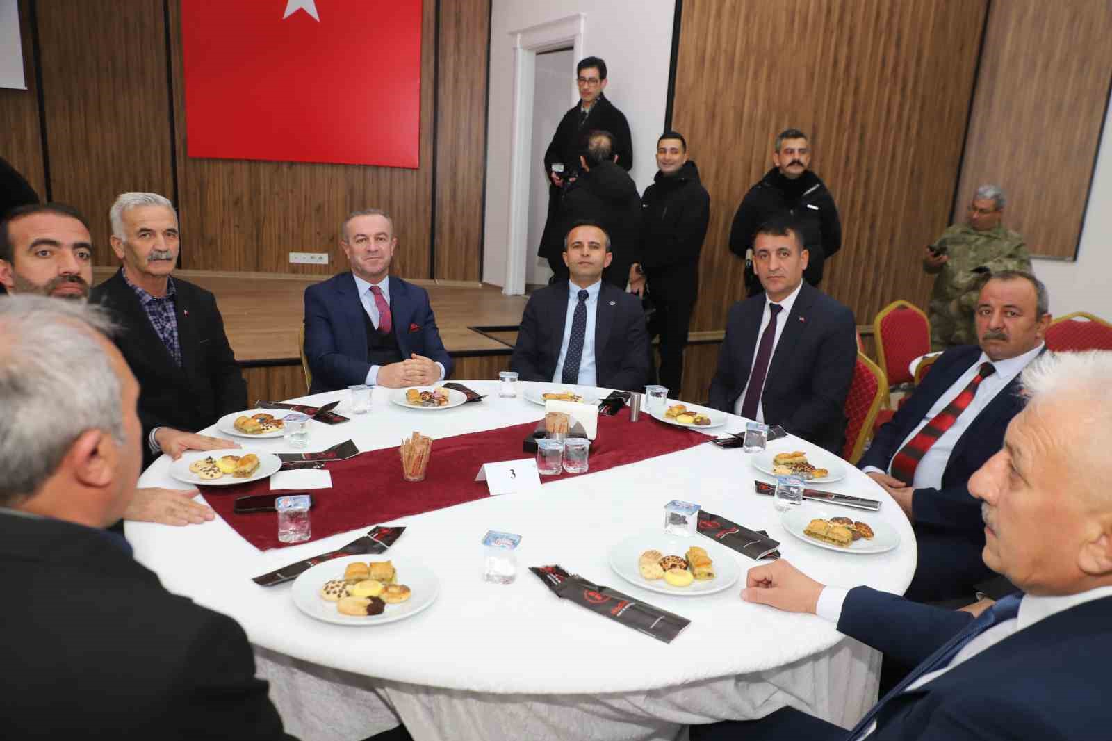 Vali Taşyapan: "Bayramlar kardeşliği pekiştirir"
