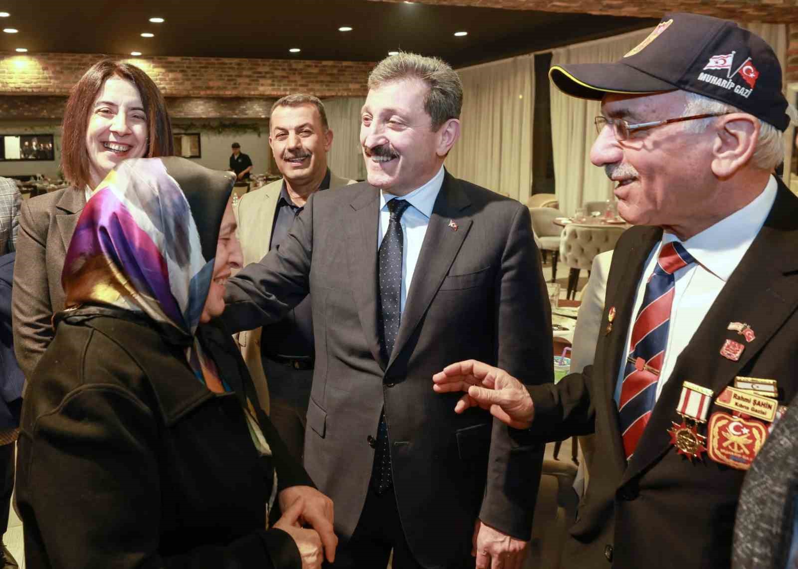 Vali Tavlı: "Ne yaparsak yapalım aziz şehitlerimize şükran borcumuzu layıkıyla ödeyemeyiz"
