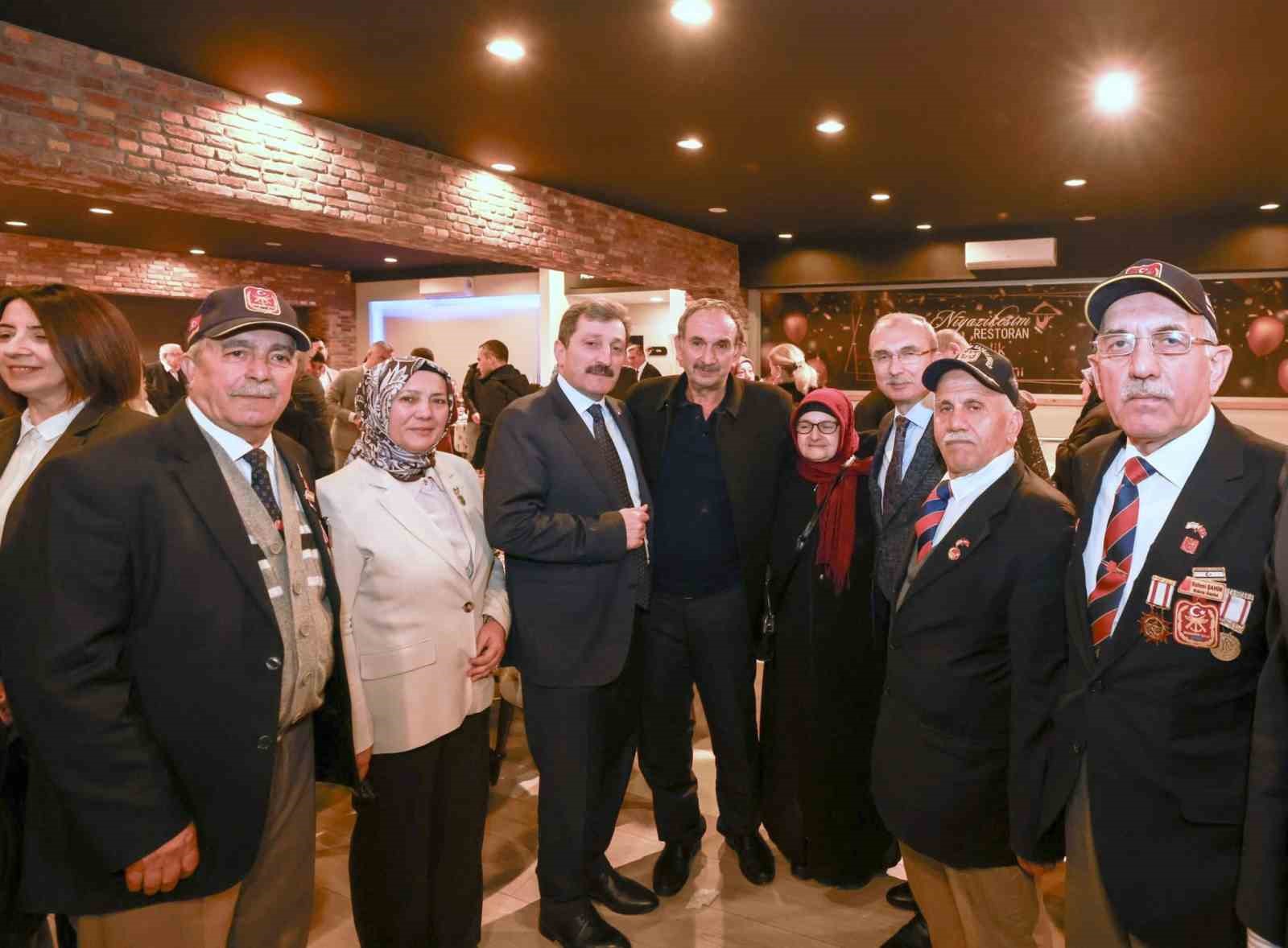 Vali Tavlı: "Ne yaparsak yapalım aziz şehitlerimize şükran borcumuzu layıkıyla ödeyemeyiz"
