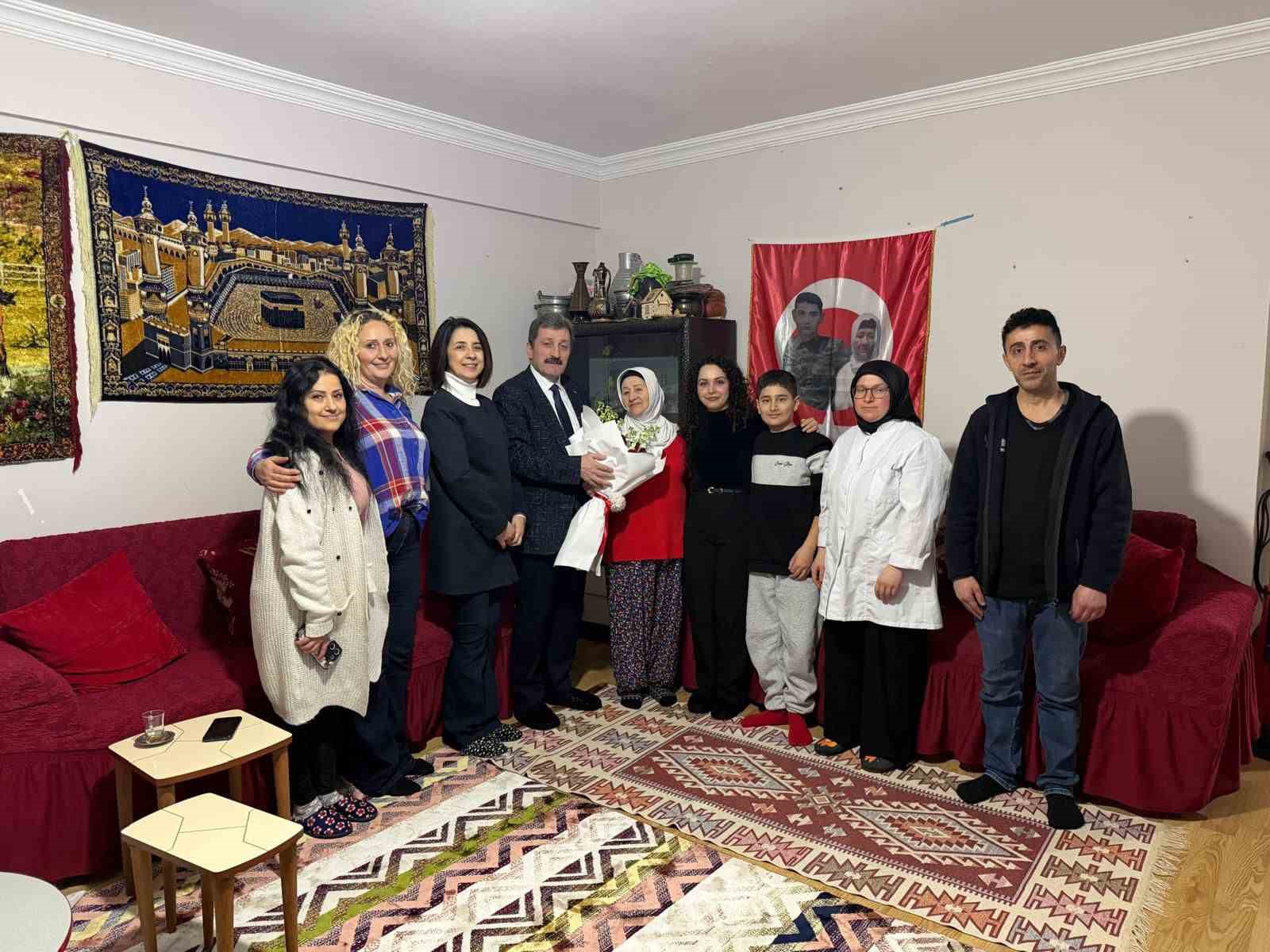 Vali Tavlı, şehit ailesiyle iftar yaptı
