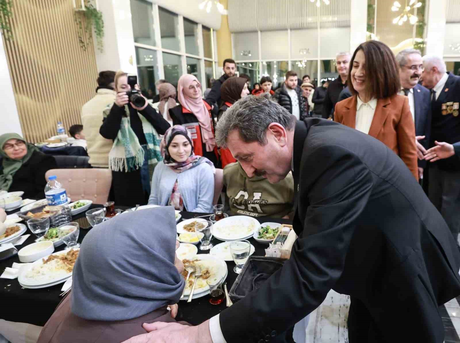 Vali Tavlı: "Şehitlerimizin emanetlerini baş tacı etmeyi samimiyetle sürdüreceğiz"
