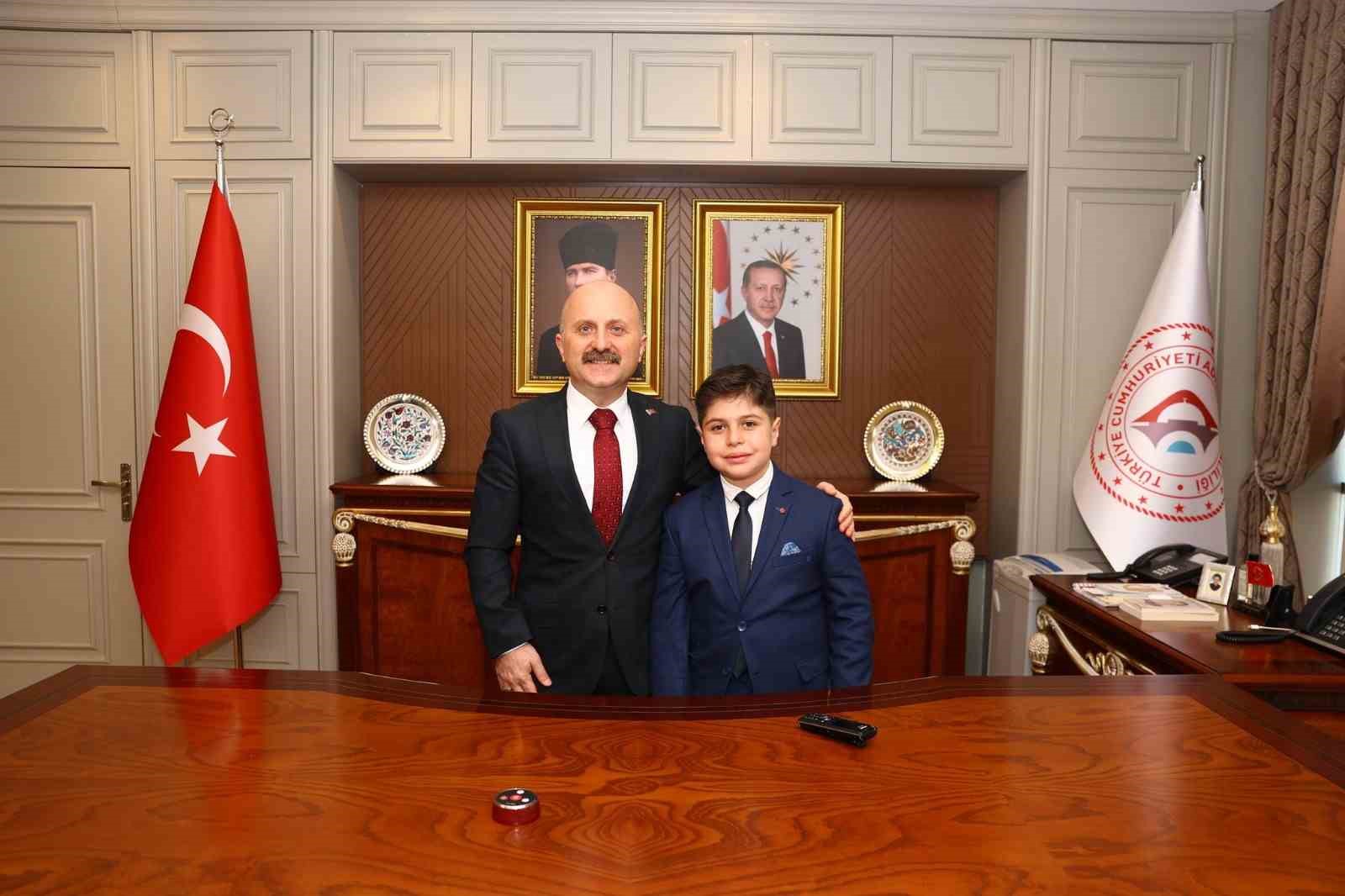 Vali Varol koltuğunu Özgür Kaşıyuğun’a devretti
