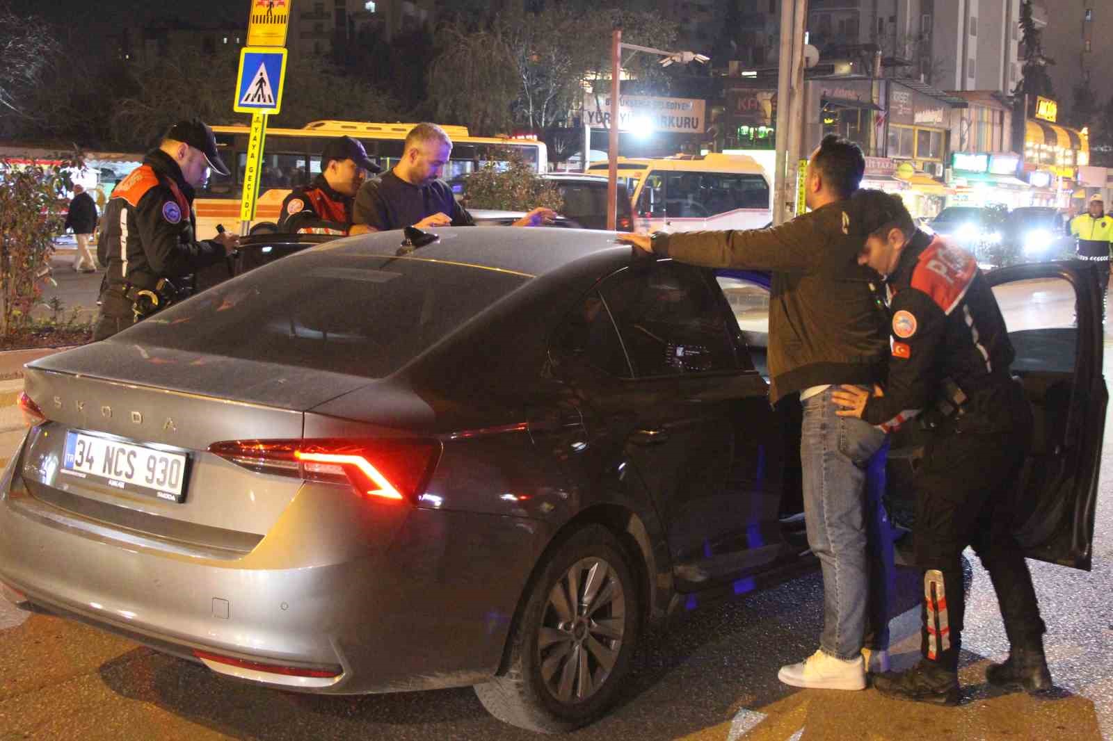 Vali Yavuz: "Adanalı hemşehrilerimizin huzuru ve güvenliği için sahadayız"
