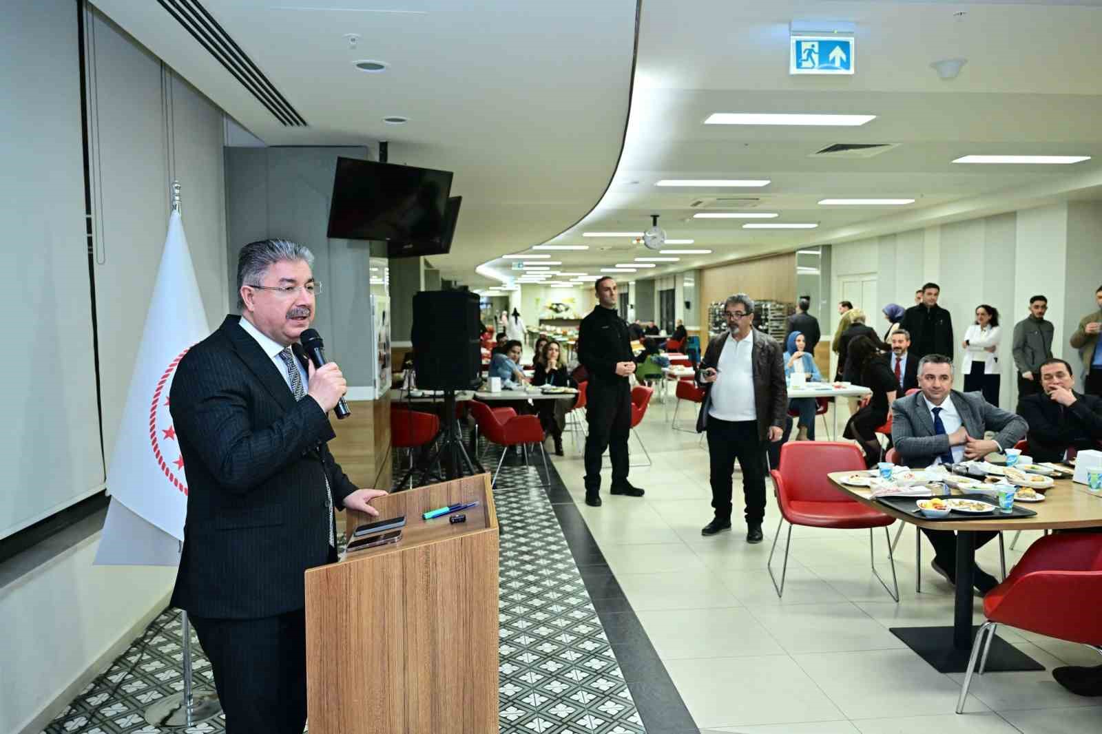 Vali Yılmaz: "14 Mart Tıp Bayramı’nı yürekten kutluyorum"
Vali Yılmaz: "14 Mart Tıp Bayramı’nı yürekten kutluyorum"