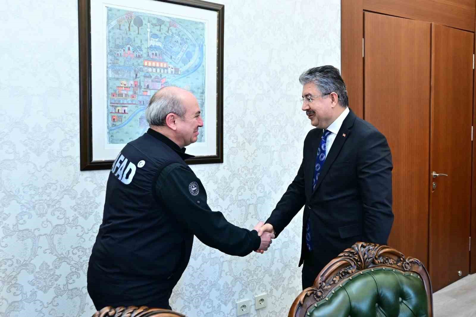 Vali Yılmaz’dan deprem gerçeğiyle ilgili önemli mesaj;
