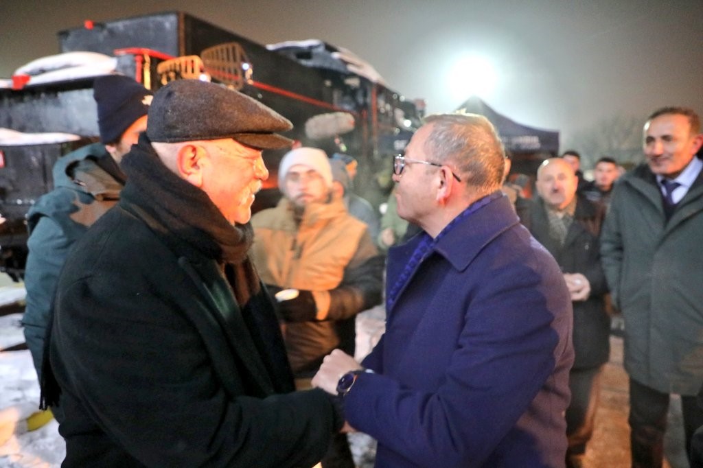 Vali Ziya Polat’tan "Veliaht" dizisi setine ziyaret
