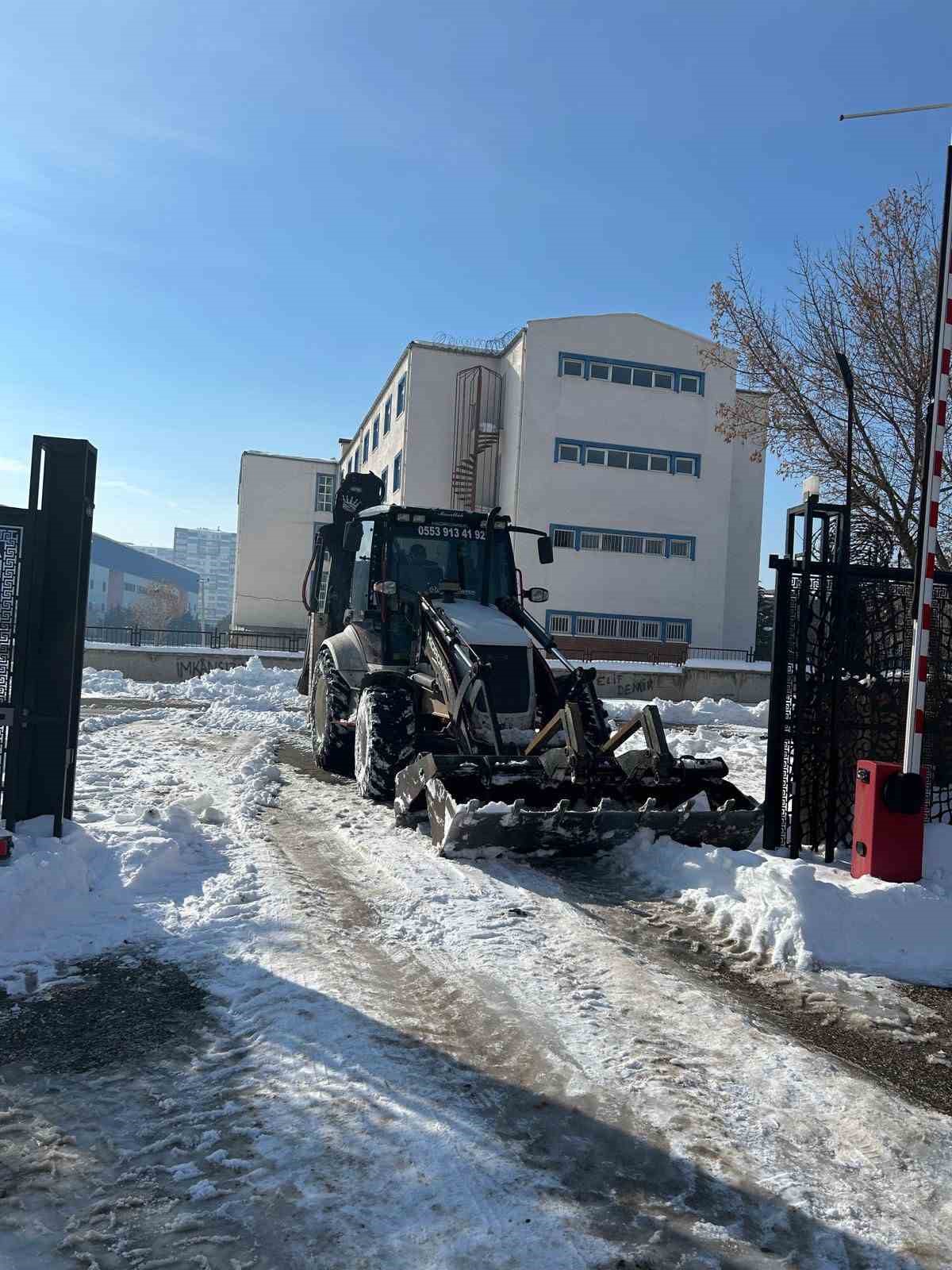 Vali Zorluoğlu, 470 okulun temizlendiğini duyurdu
