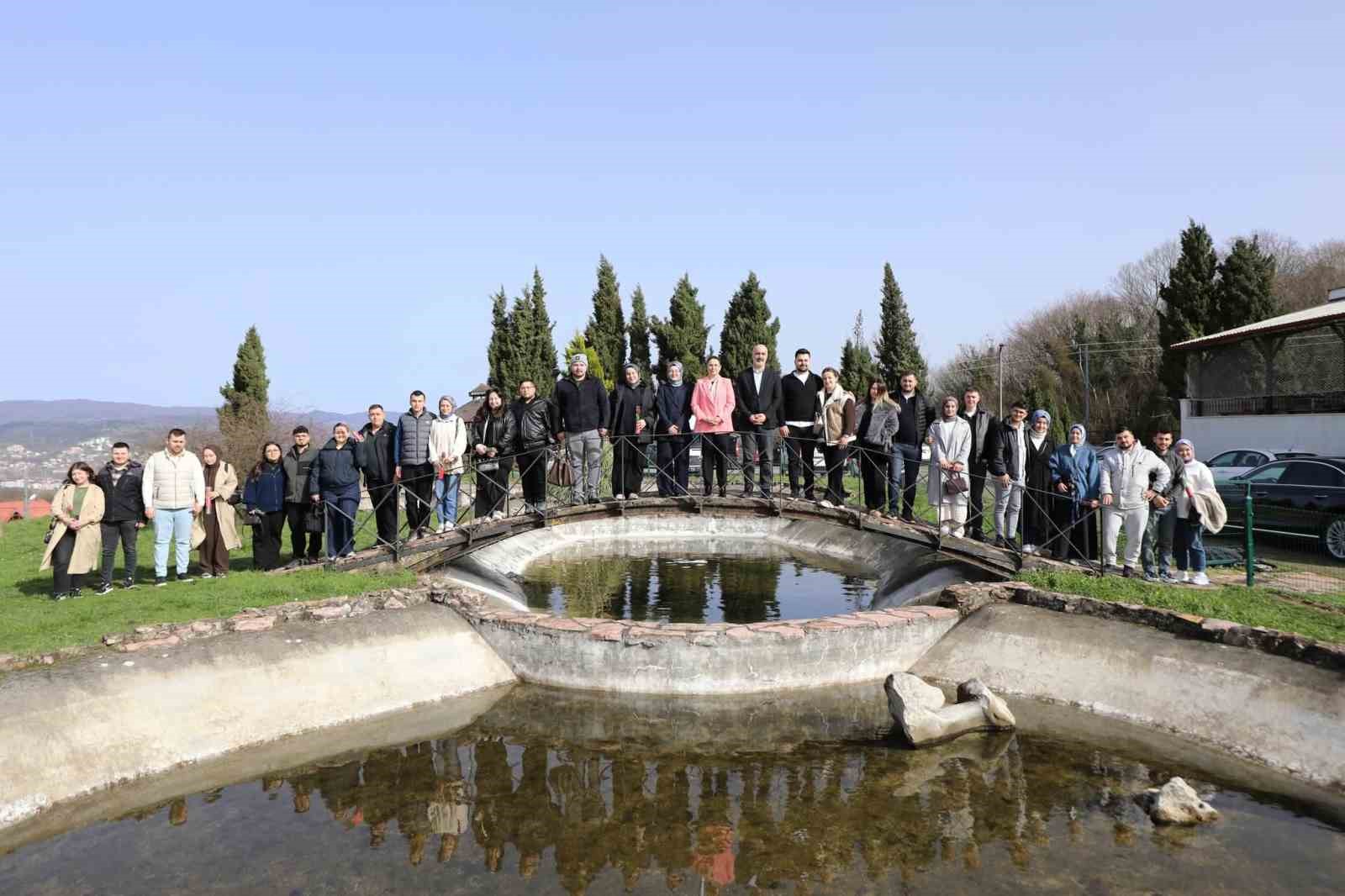 ValisArslan yeni evlenecek çiftlerle bir araya geldi
